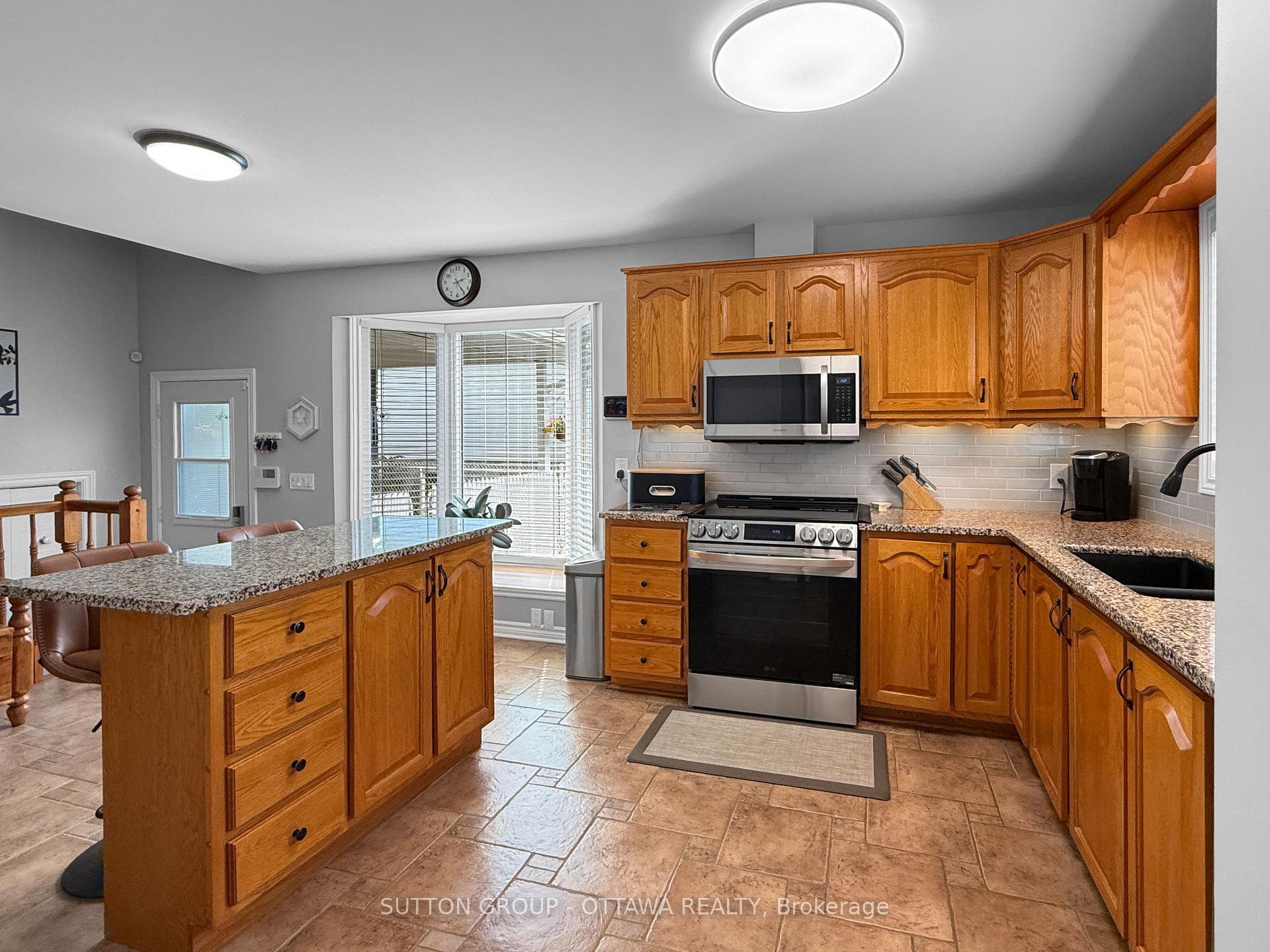 Photo 7 of 1888 Belvedere Crescent, Cornwall, Cornwall — HOMEH