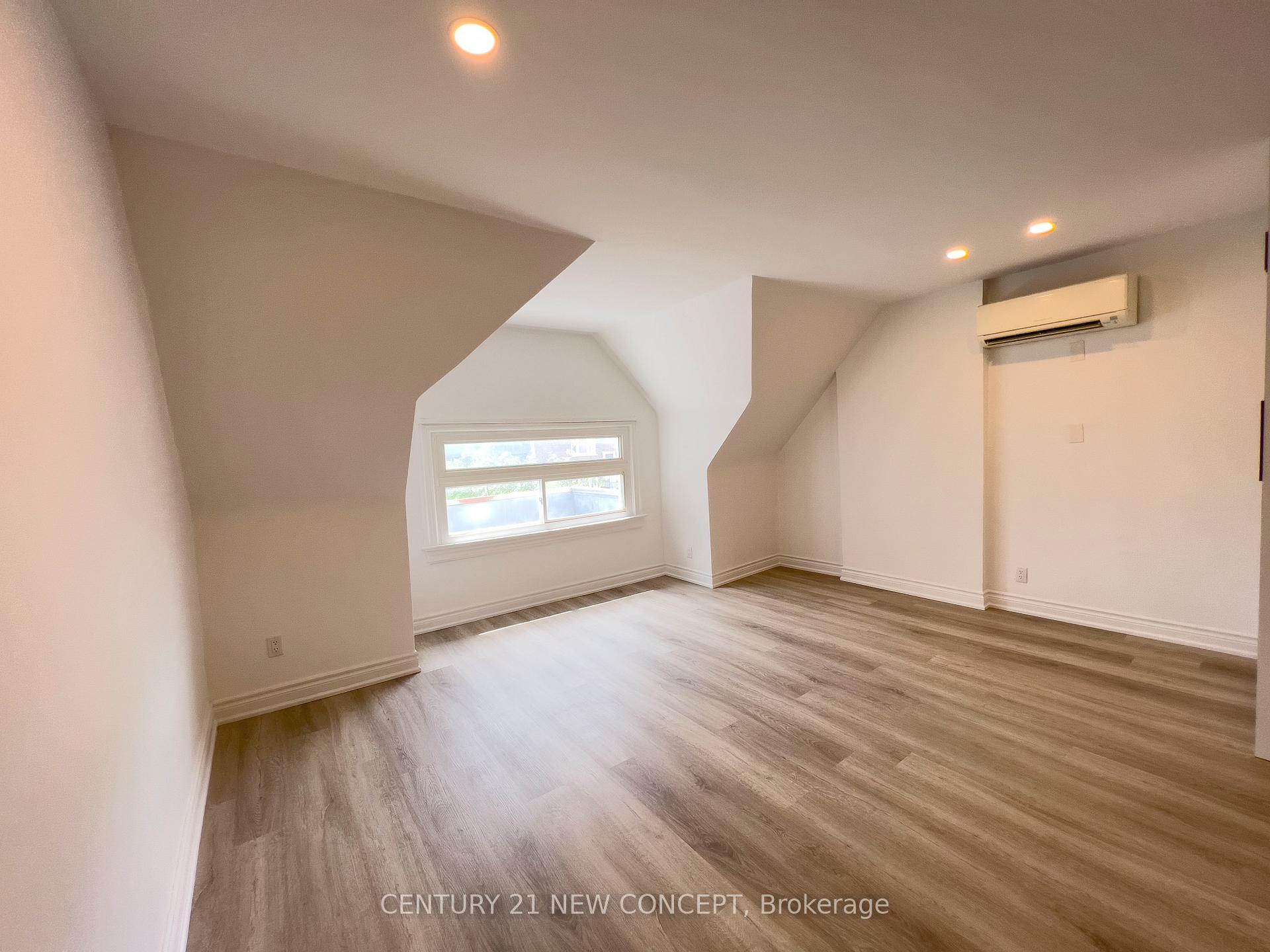 Photo 5 of Unit 3rd Floor, 706 Bloor Street N, Toronto, The Annex — HOMEH