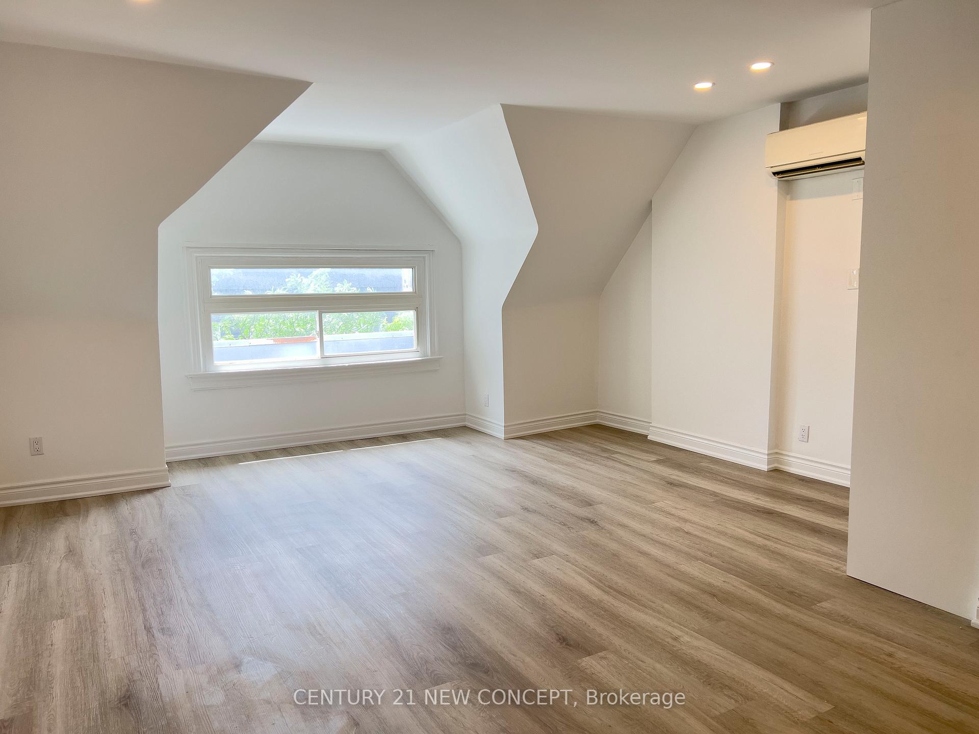 Photo 6 of Unit 3rd Floor, 706 Bloor Street N, Toronto, The Annex — HOMEH