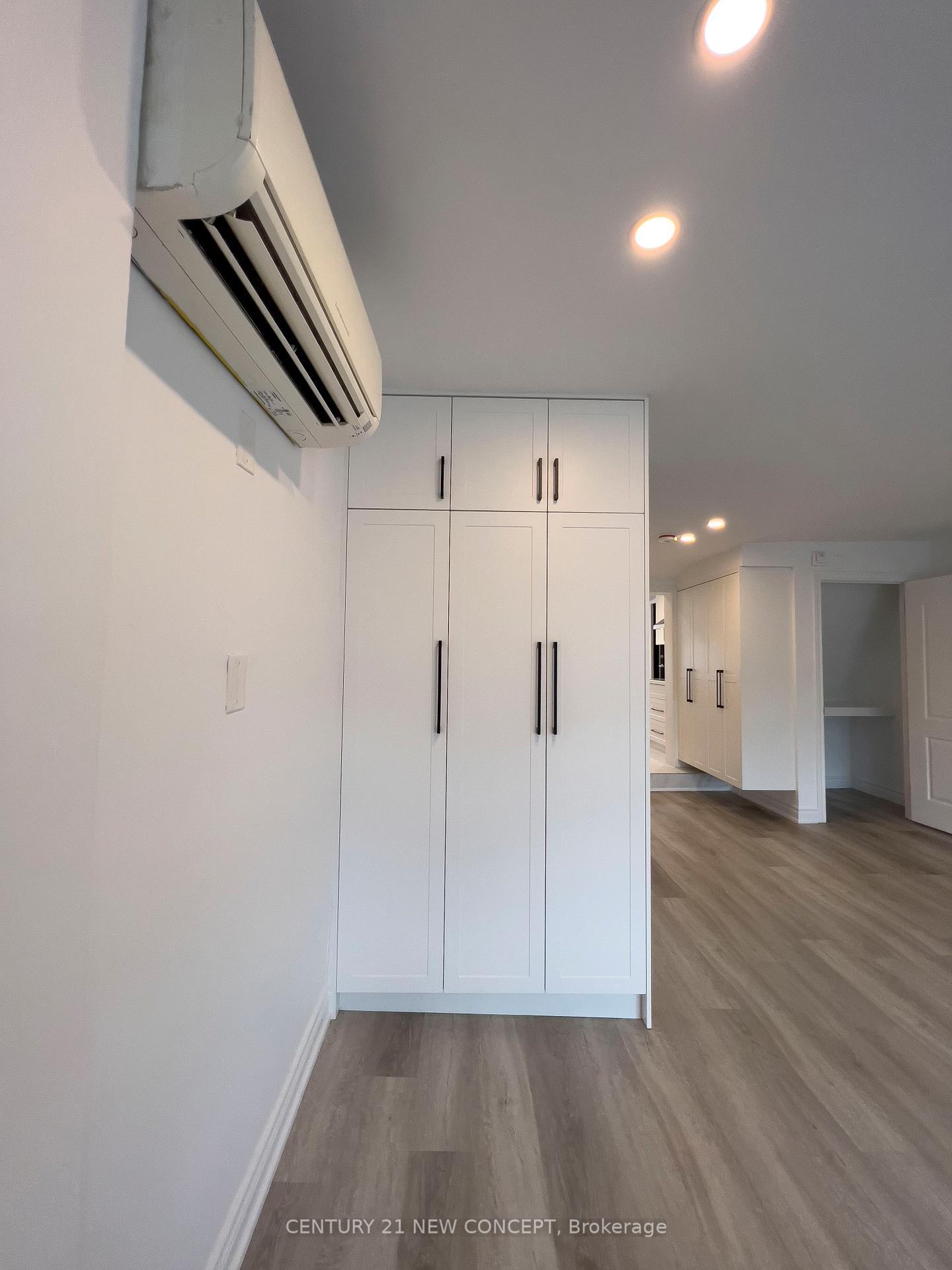 Photo 8 of Unit 3rd Floor, 706 Bloor Street N, Toronto, The Annex — HOMEH