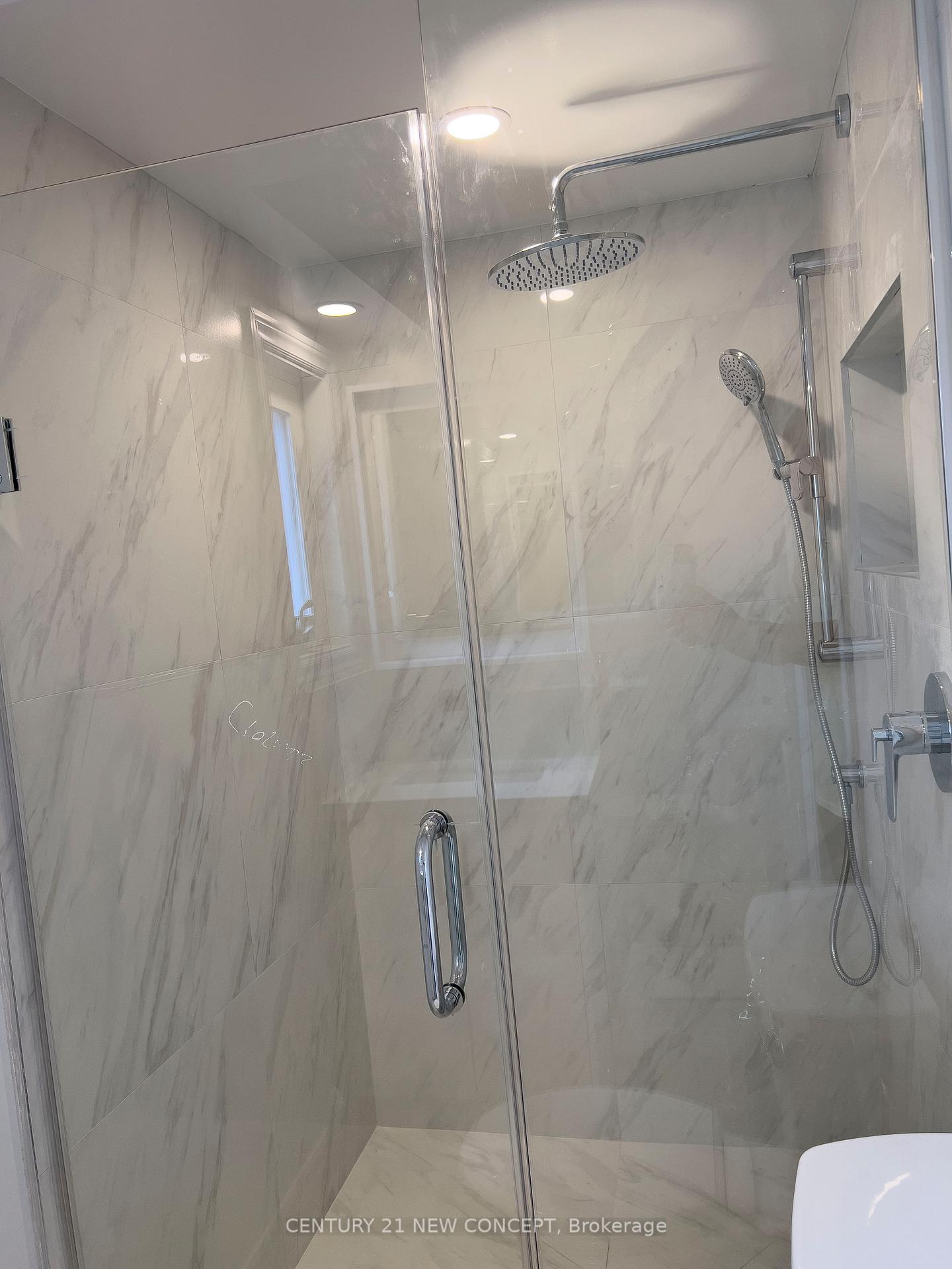 Photo 12 of Unit 3rd Floor, 706 Bloor Street N, Toronto, The Annex — HOMEH