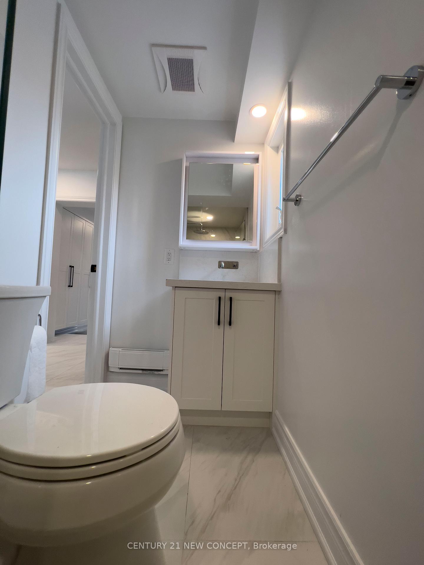 Photo 13 of Unit 3rd Floor, 706 Bloor Street N, Toronto, The Annex — HOMEH