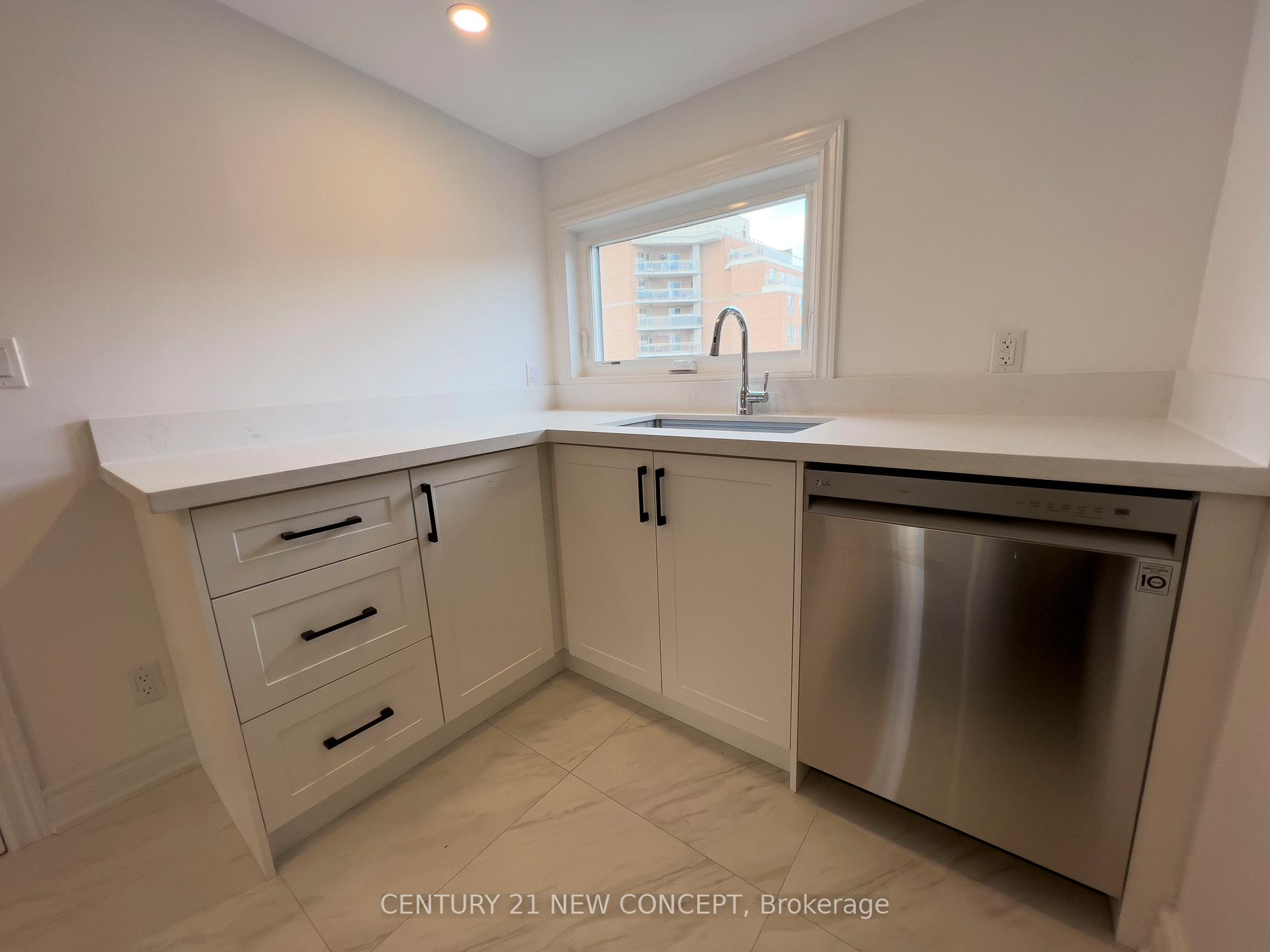 Photo 16 of Unit 3rd Floor, 706 Bloor Street N, Toronto, The Annex — HOMEH