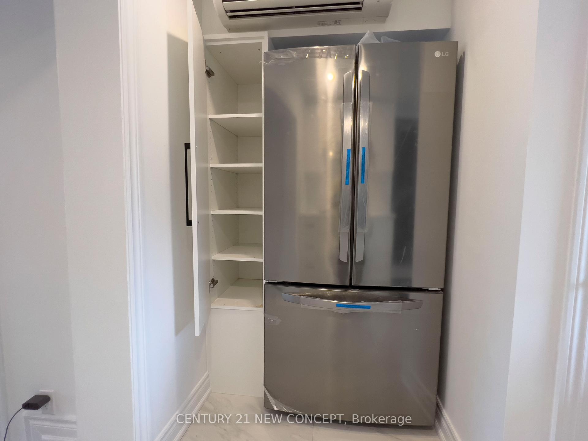 Photo 20 of Unit 3rd Floor, 706 Bloor Street N, Toronto, The Annex — HOMEH
