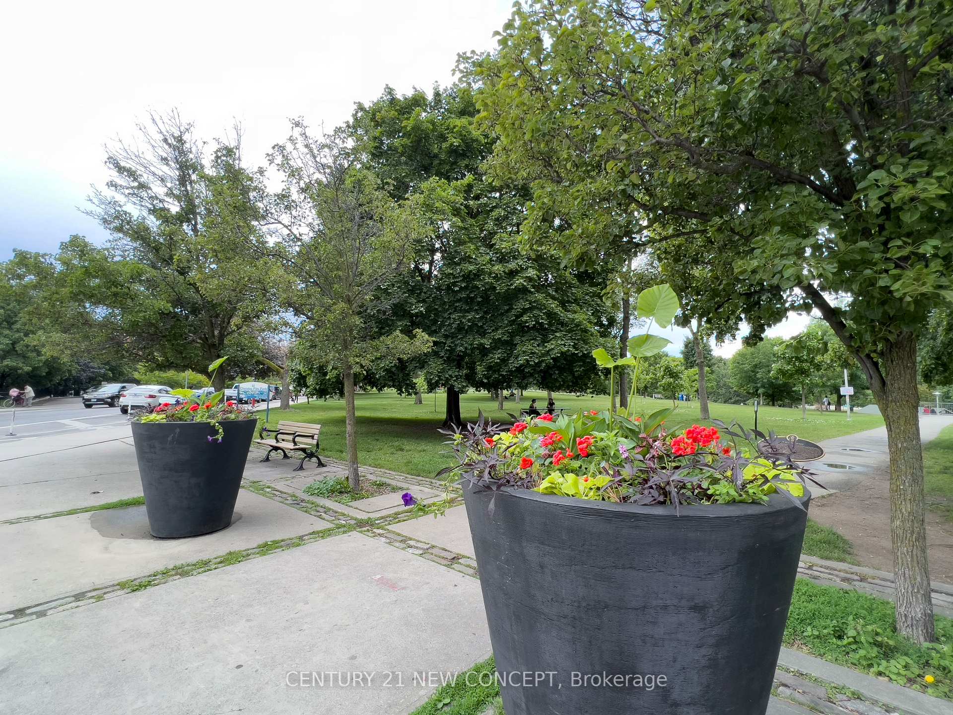 Photo 25 of Unit 3rd Floor, 706 Bloor Street N, Toronto, The Annex — HOMEH