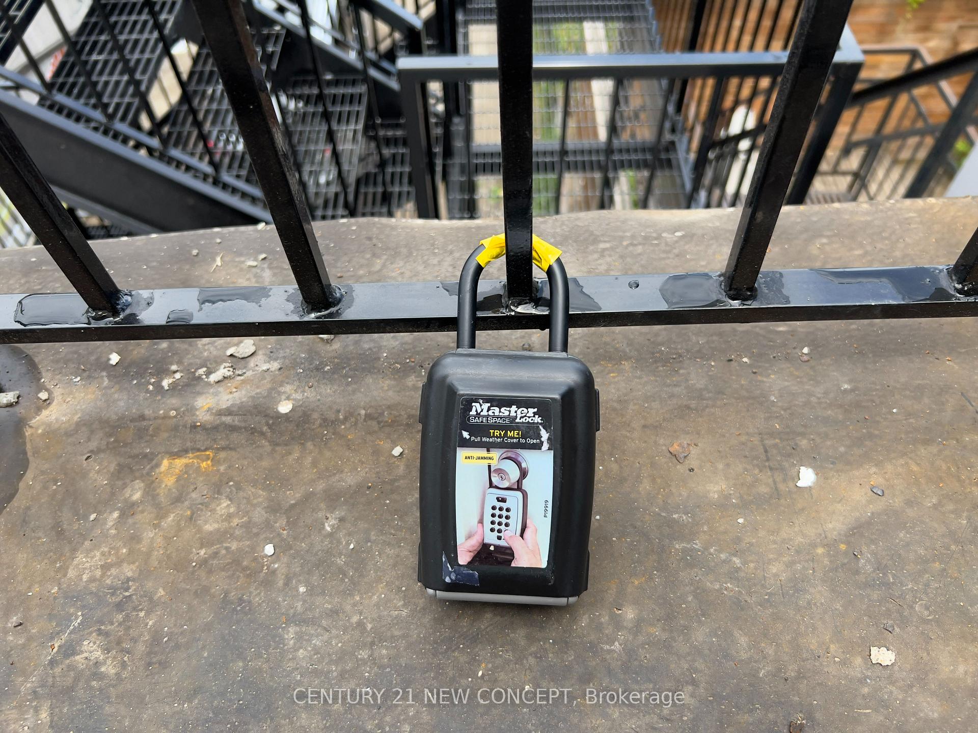 Photo 27 of Unit 3rd Floor, 706 Bloor Street N, Toronto, The Annex — HOMEH
