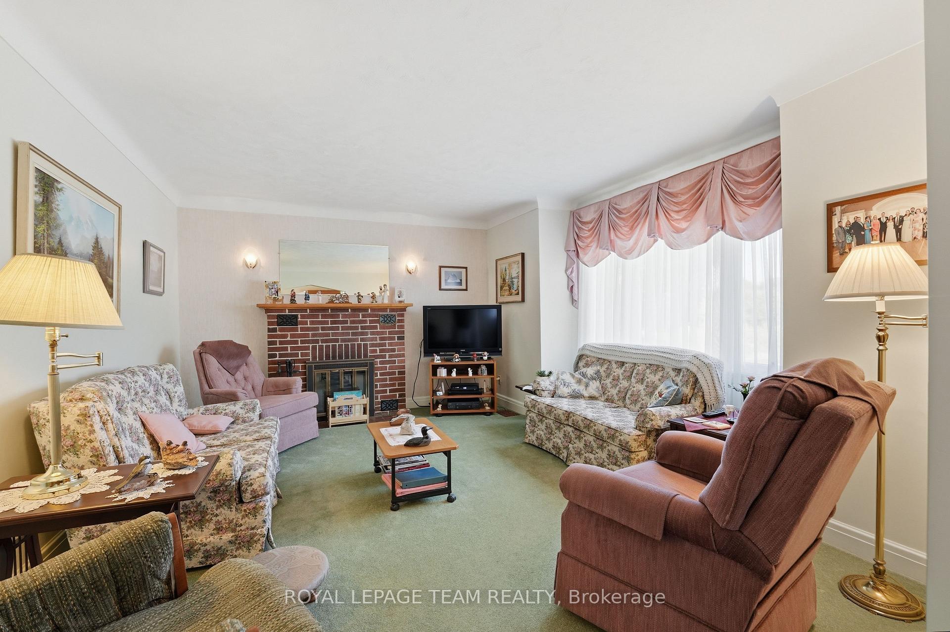 Photo 7 of 84 Rita Avenue, Ottawa, Meadowlands/St. Claire Gardens — HOMEH