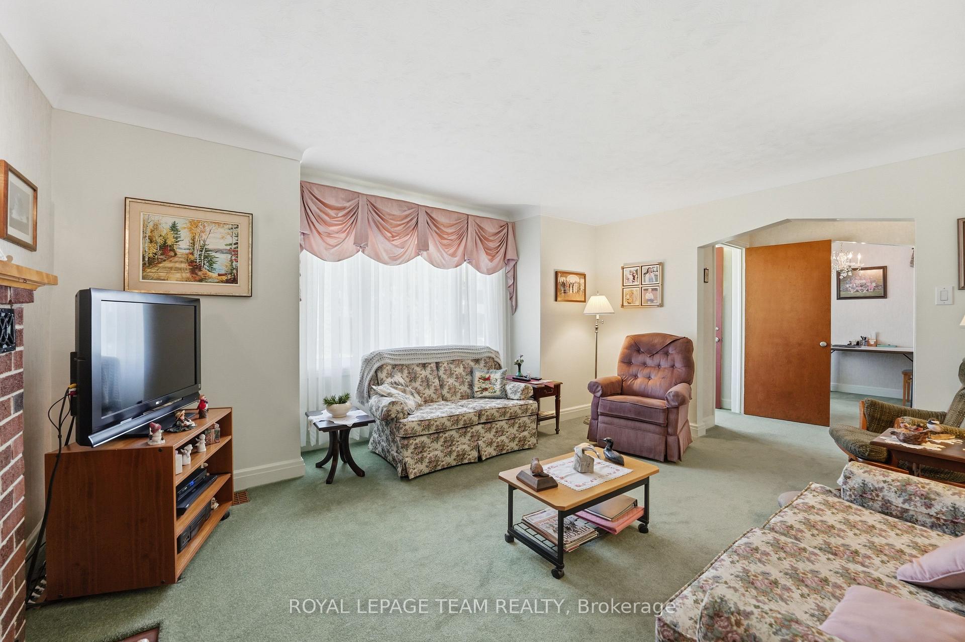 Photo 8 of 84 Rita Avenue, Ottawa, Meadowlands/St. Claire Gardens — HOMEH