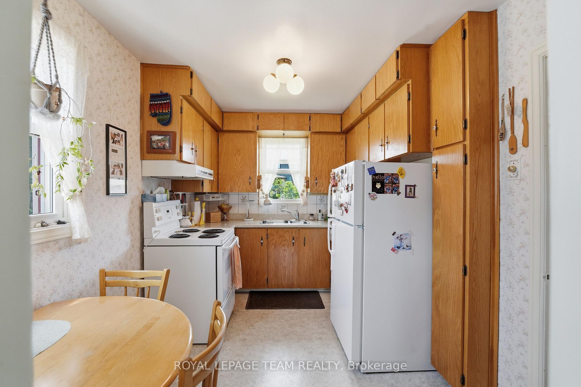 Photo 12 of 84 Rita Avenue, Ottawa, Meadowlands/St. Claire Gardens — HOMEH