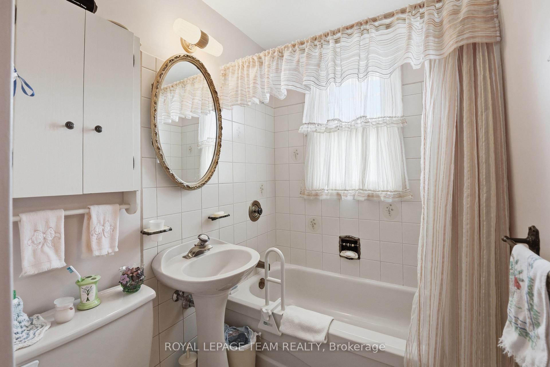 Photo 14 of 84 Rita Avenue, Ottawa, Meadowlands/St. Claire Gardens — HOMEH