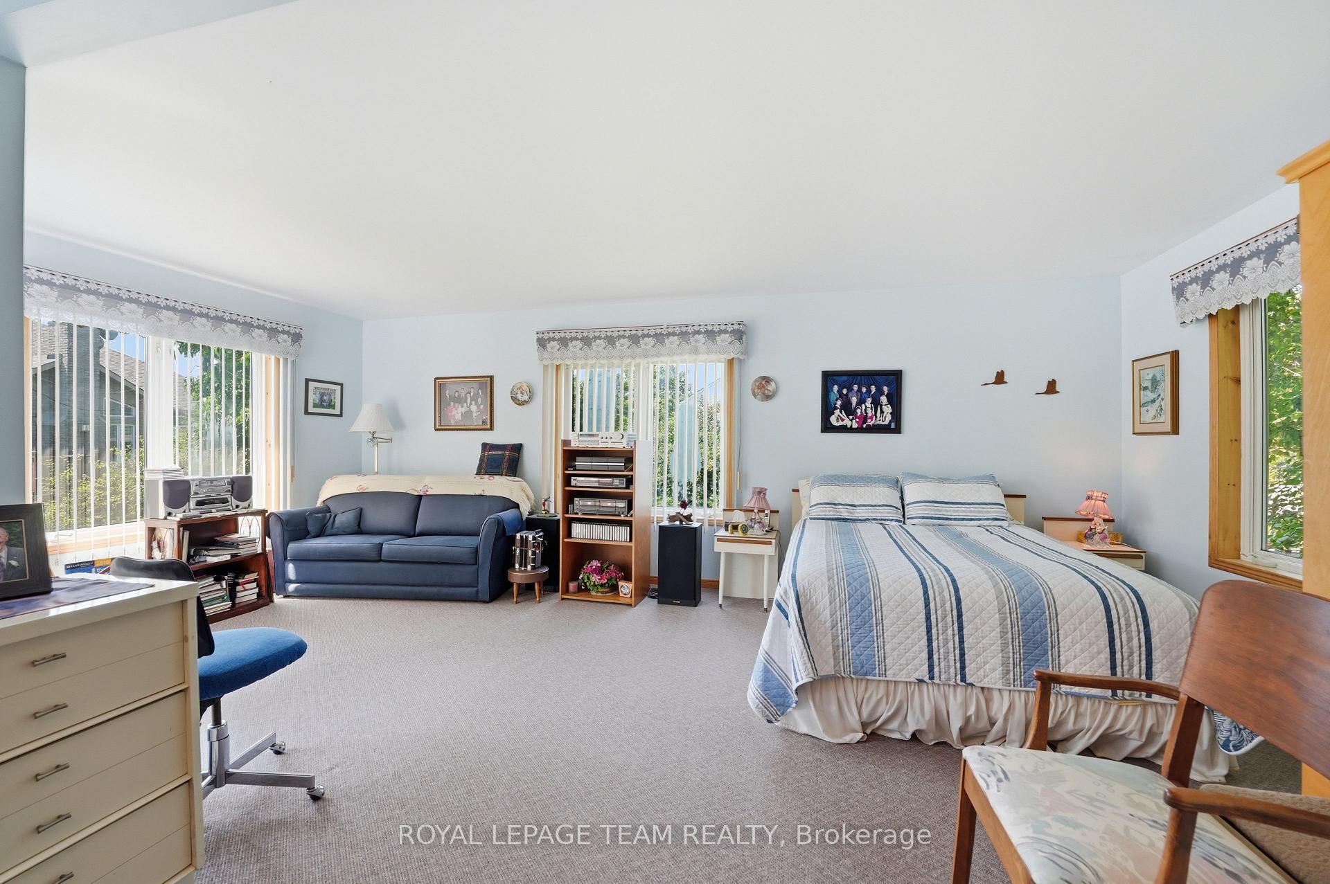 Photo 17 of 84 Rita Avenue, Ottawa, Meadowlands/St. Claire Gardens — HOMEH