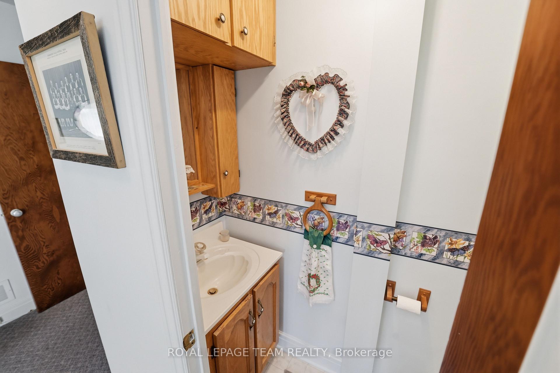 Photo 19 of 84 Rita Avenue, Ottawa, Meadowlands/St. Claire Gardens — HOMEH