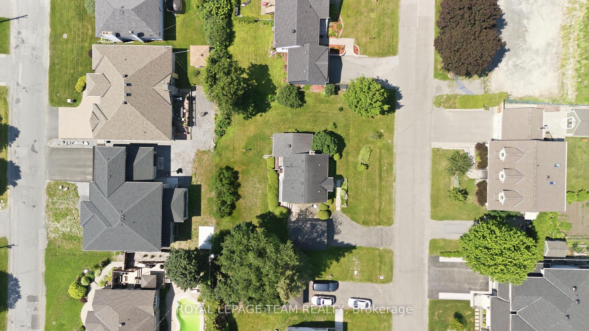 Photo 38 of 84 Rita Avenue, Ottawa, Meadowlands/St. Claire Gardens — HOMEH
