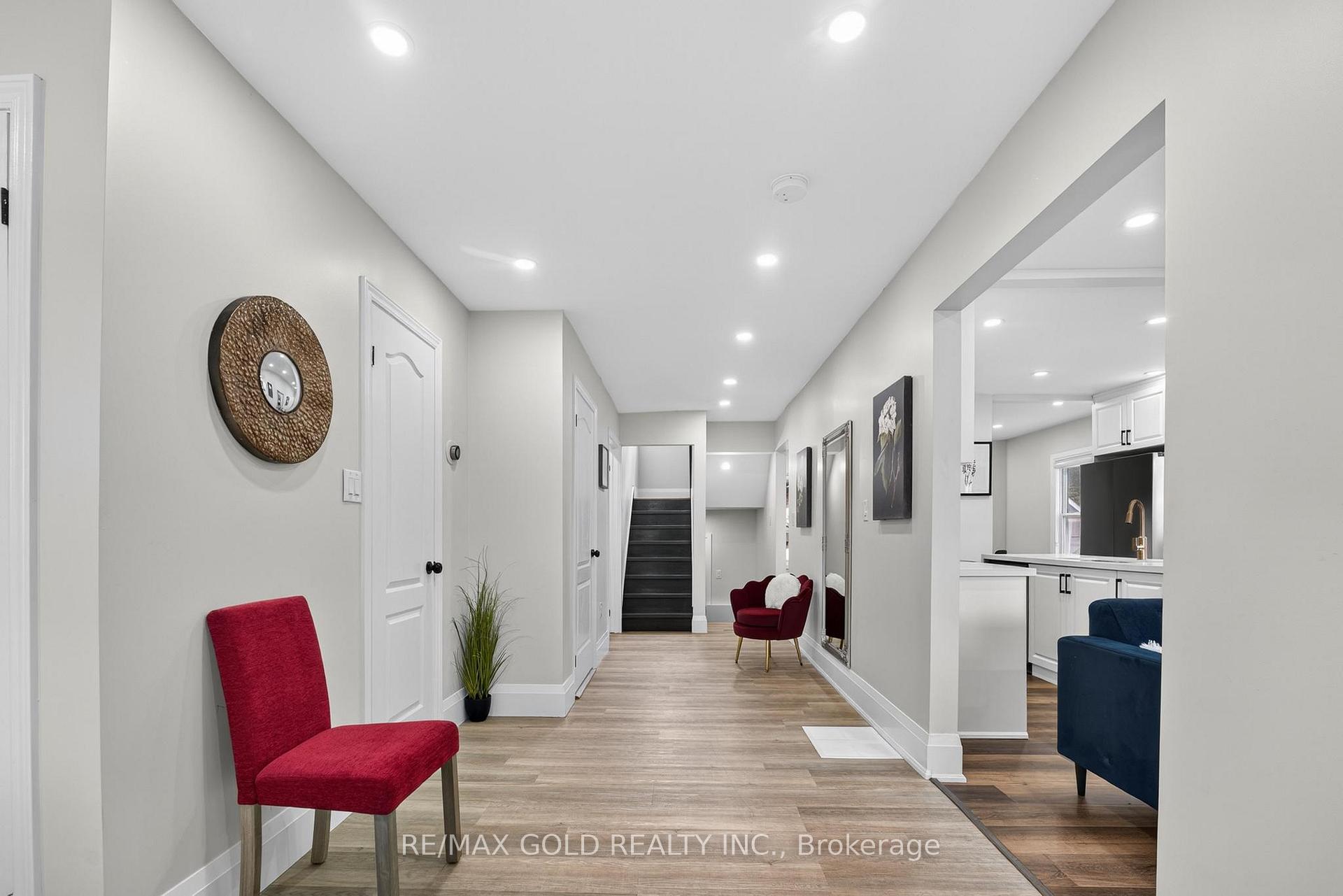 Photo 4 of 3 Wardrope Avenue, Hamilton, Stoney Creek — HOMEH