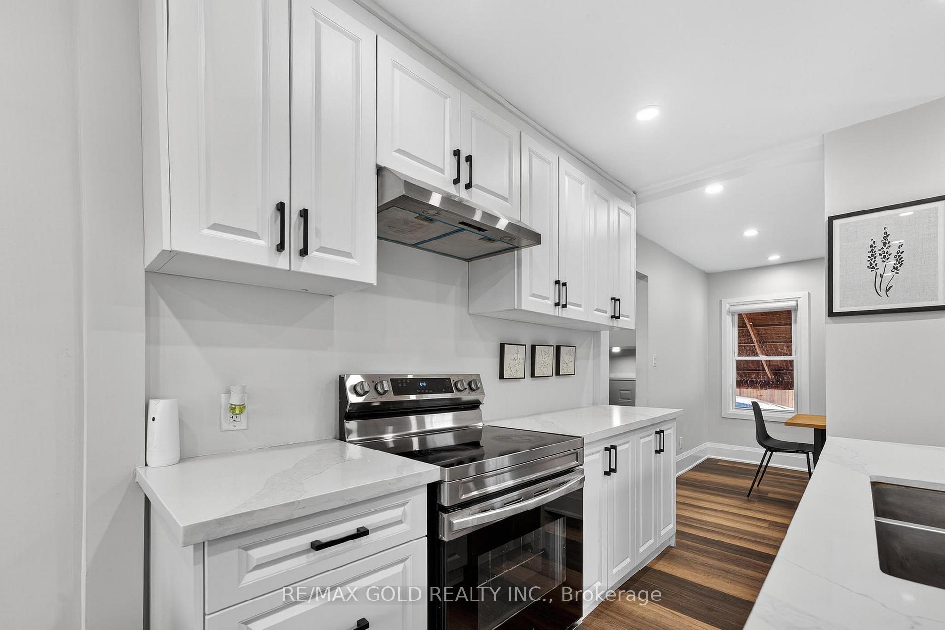 Photo 10 of 3 Wardrope Avenue, Hamilton, Stoney Creek — HOMEH