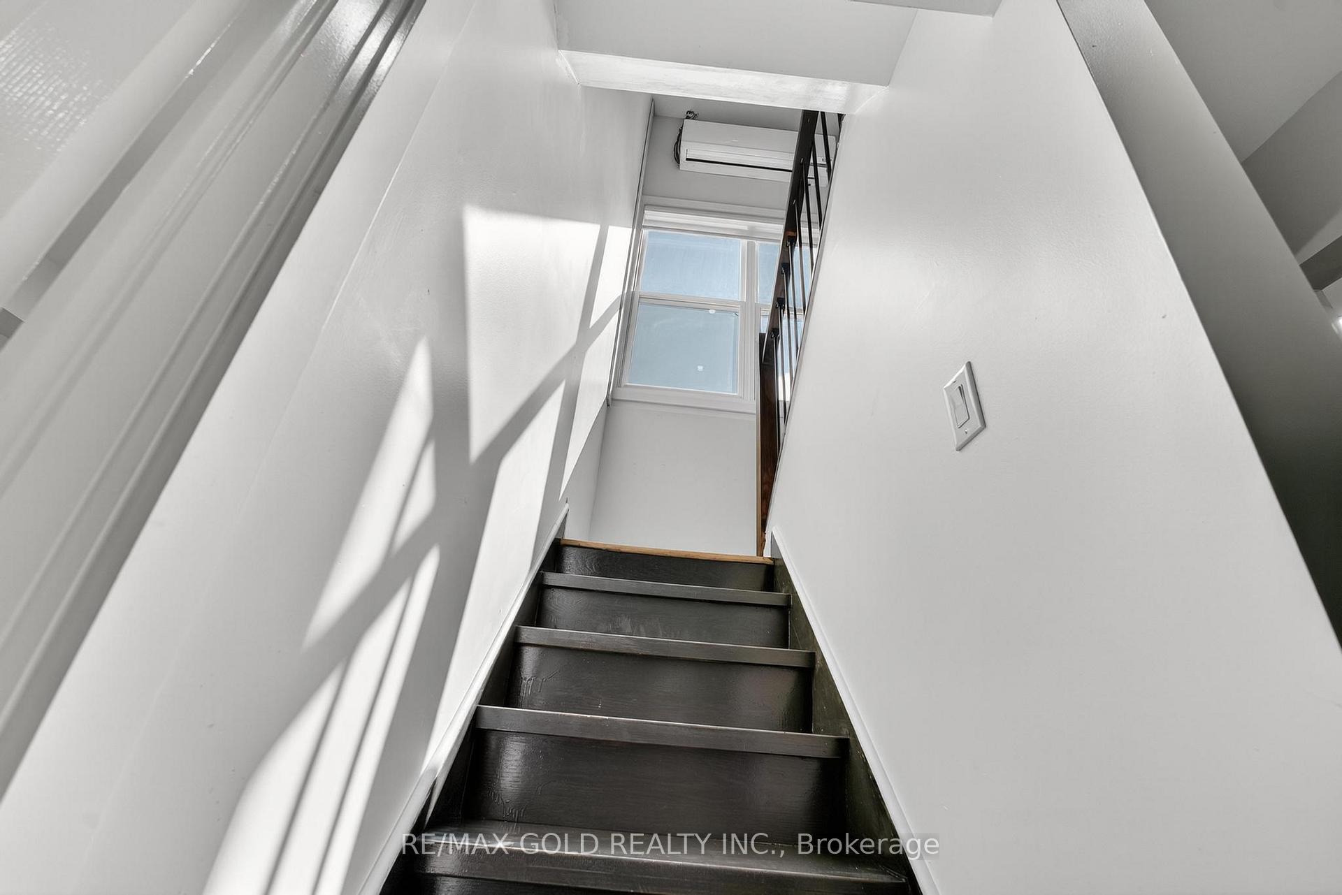 Photo 25 of 3 Wardrope Avenue, Hamilton, Stoney Creek — HOMEH
