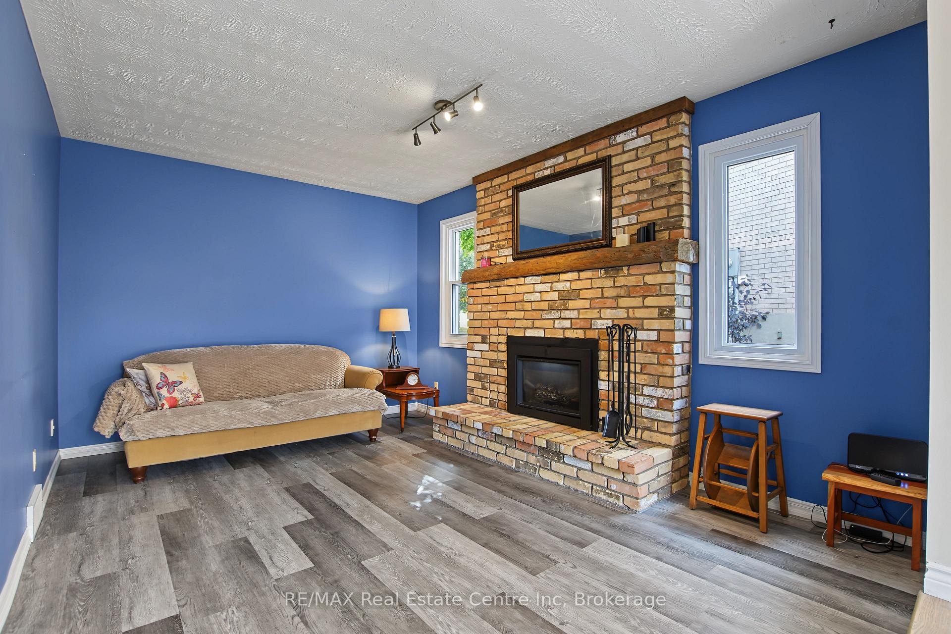 Photo 18 of 71 Linda Drive, Cambridge, Silver Heights — HOMEH