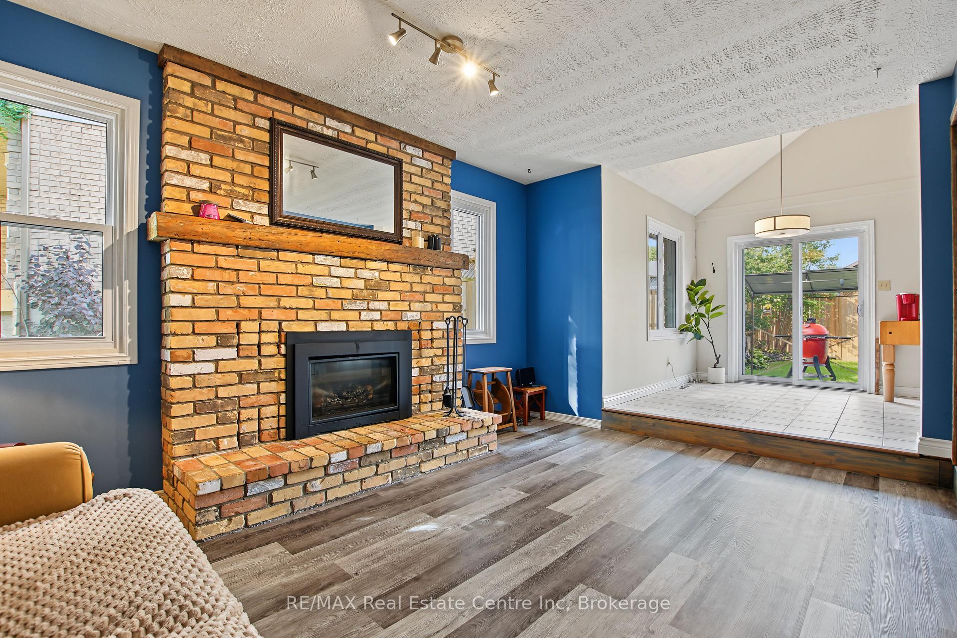 Photo 19 of 71 Linda Drive, Cambridge, Silver Heights — HOMEH