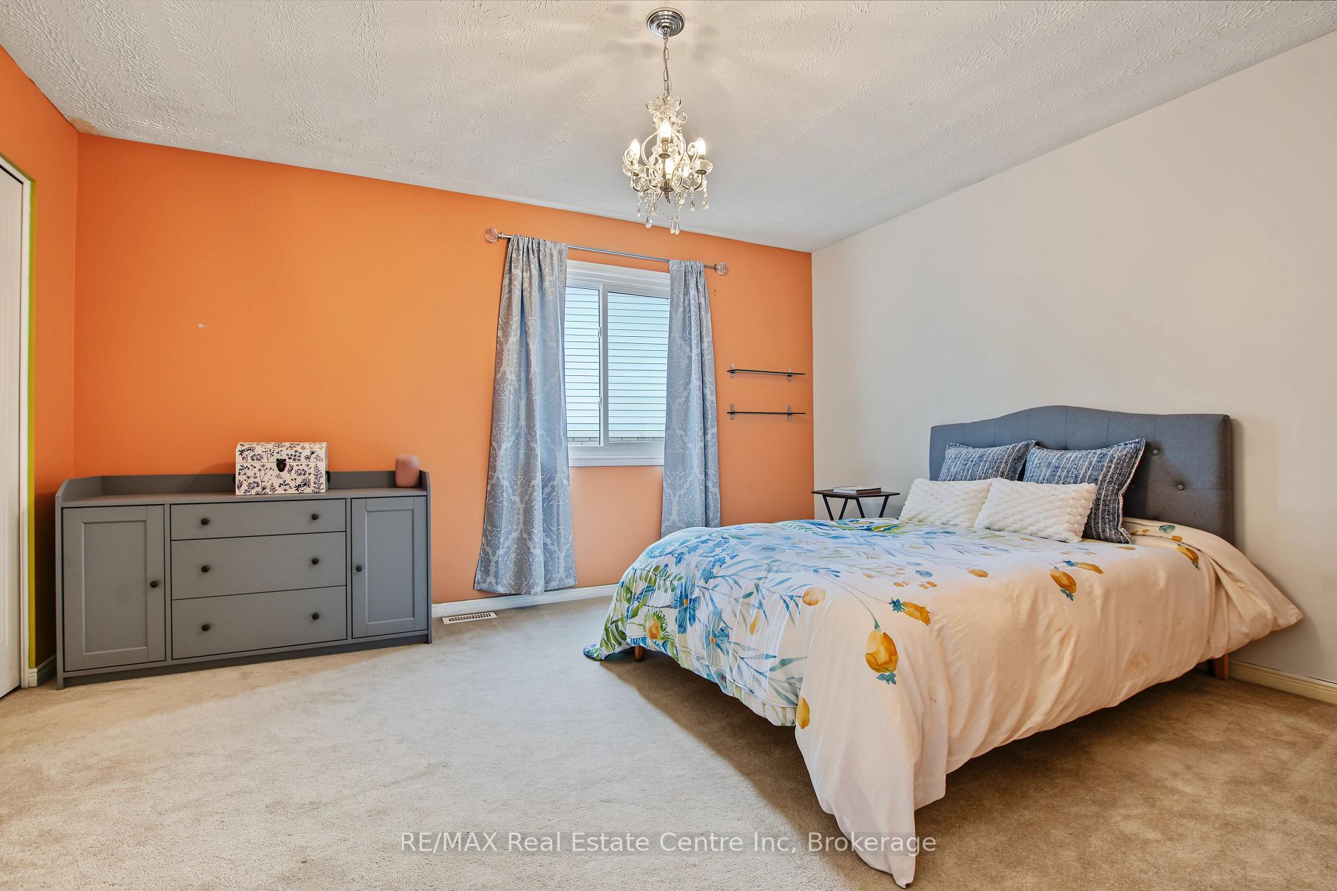 Photo 27 of 71 Linda Drive, Cambridge, Silver Heights — HOMEH