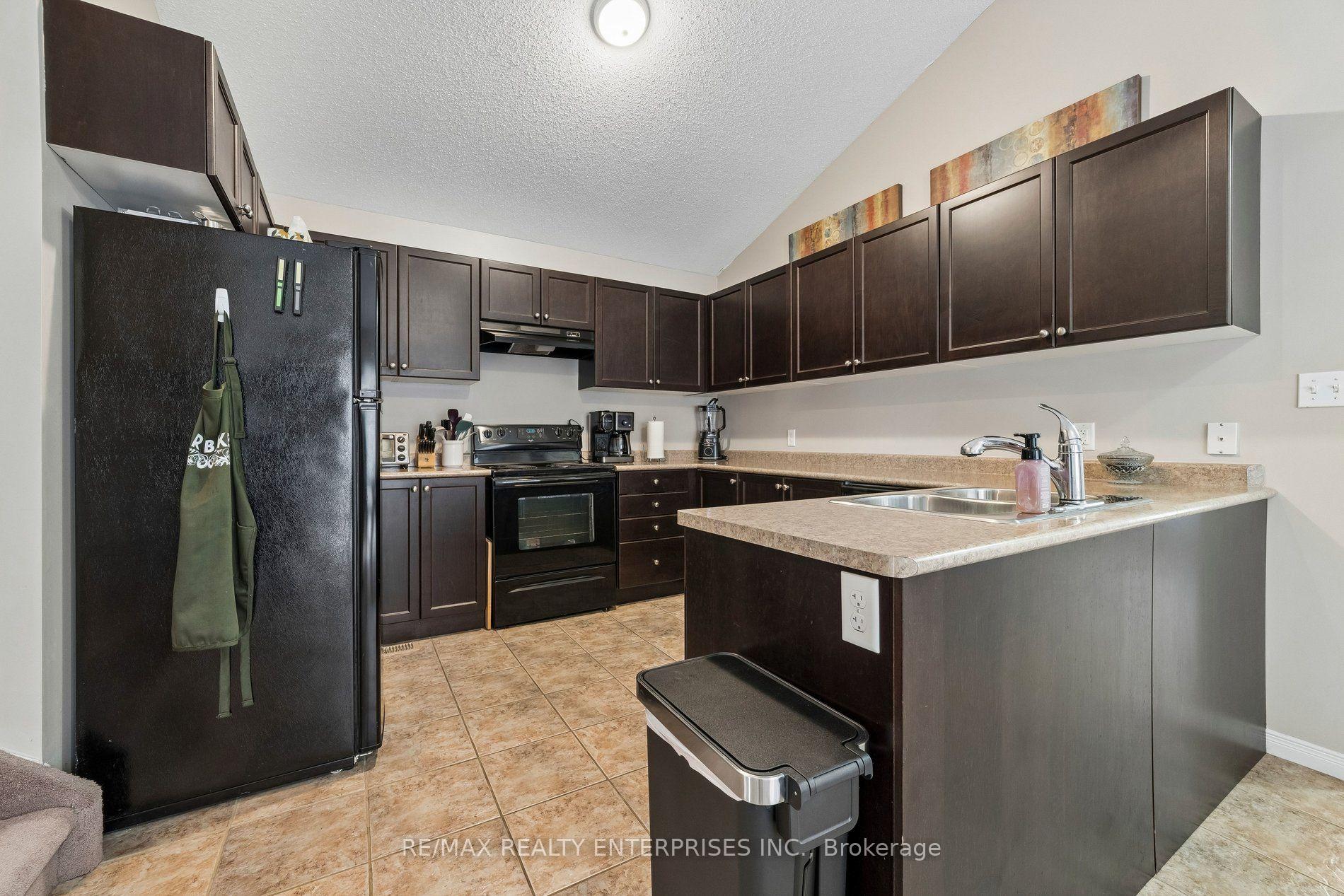 Photo 8 of 1621 Northfield Avenue, Oshawa, Samac — HOMEH