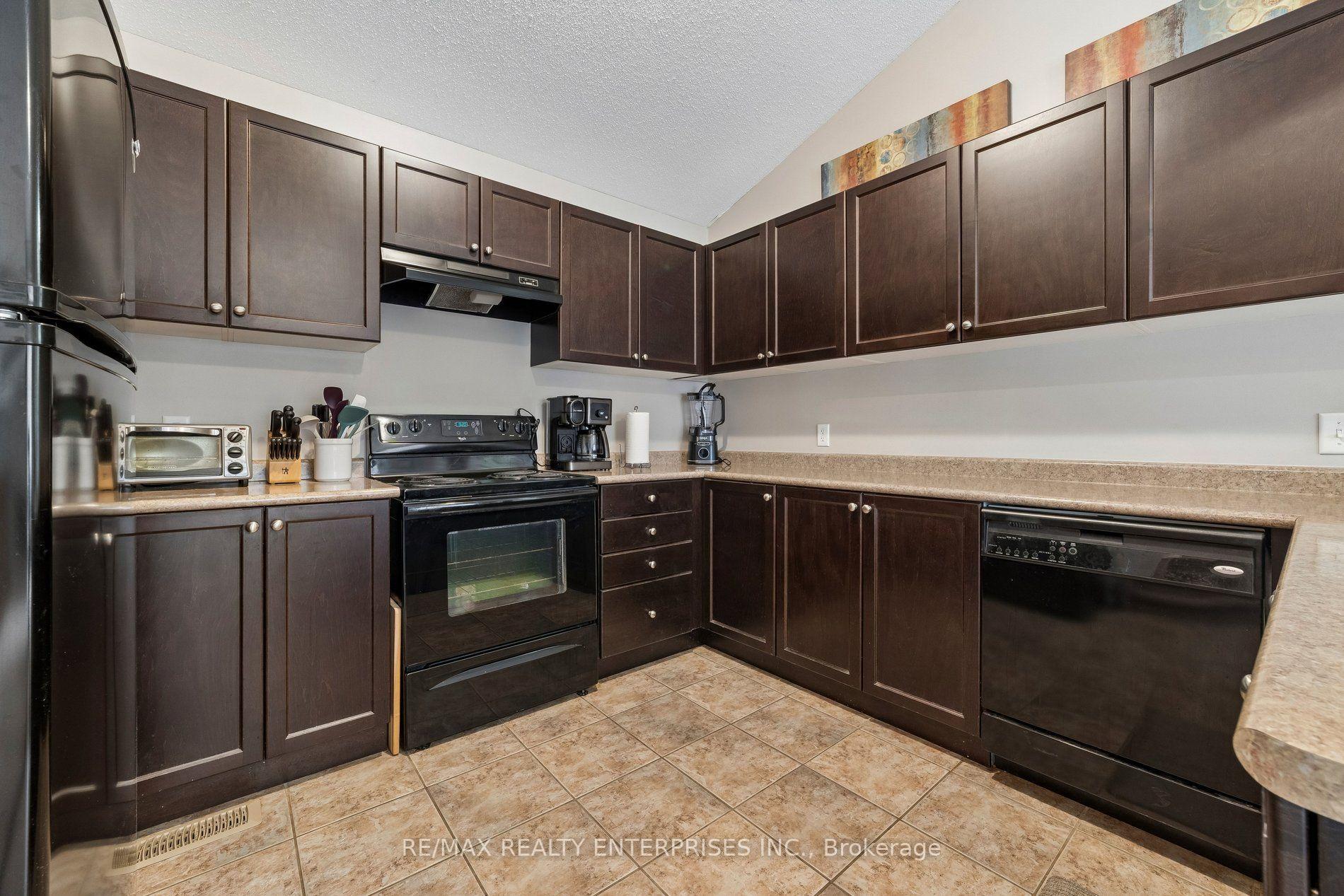 Photo 9 of 1621 Northfield Avenue, Oshawa, Samac — HOMEH