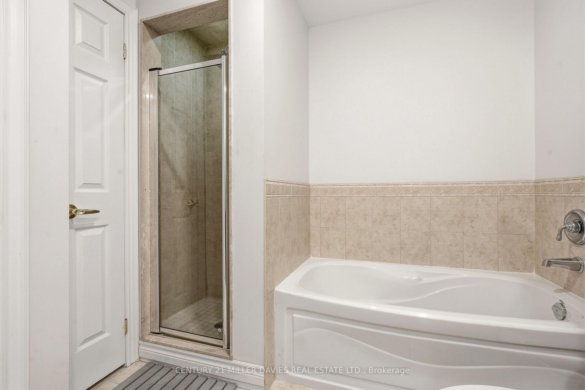 Photo 10 of Unit 702, 399 Elizabeth Street, Burlington, Brant — HOMEH