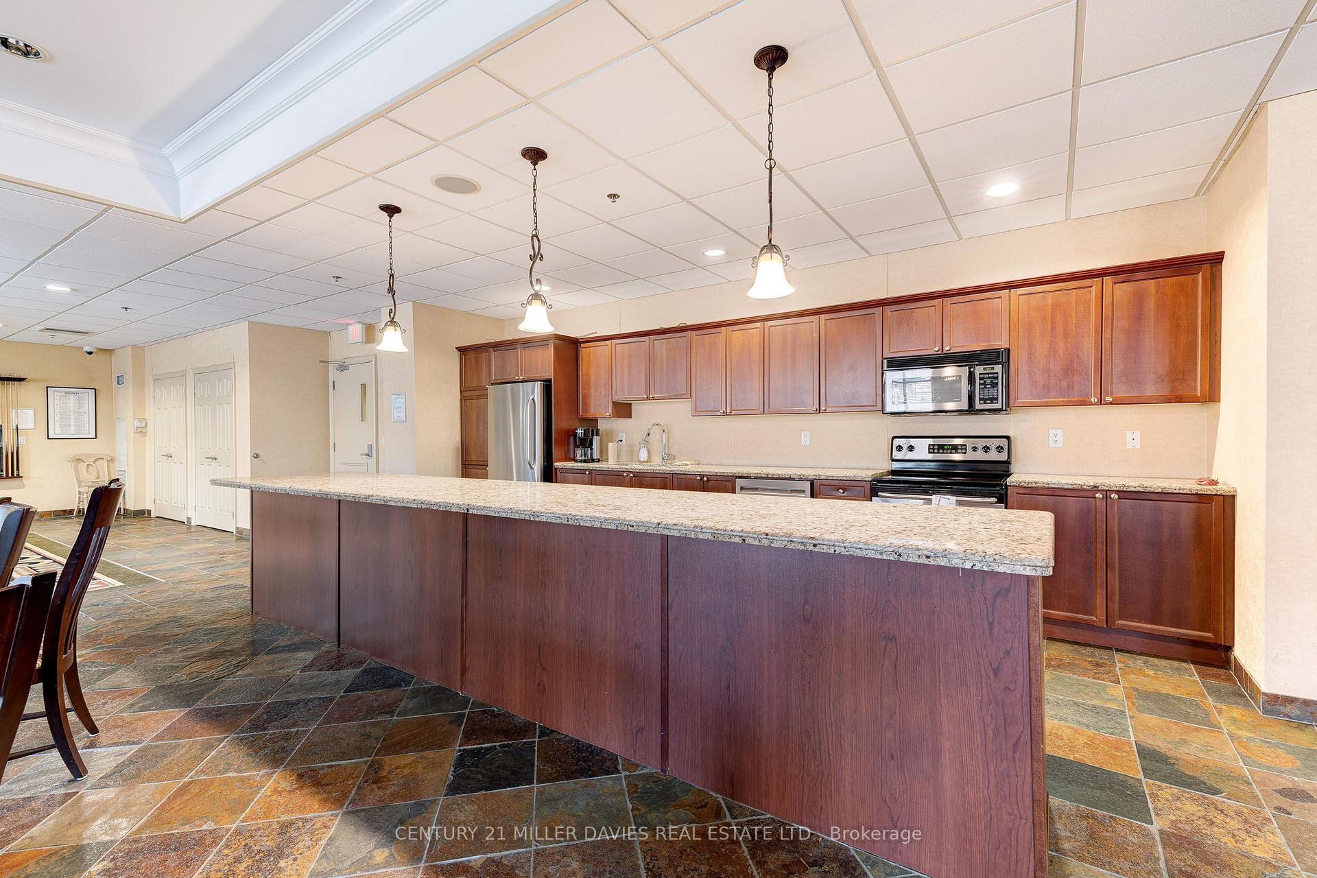 Photo 18 of Unit 702, 399 Elizabeth Street, Burlington, Brant — HOMEH