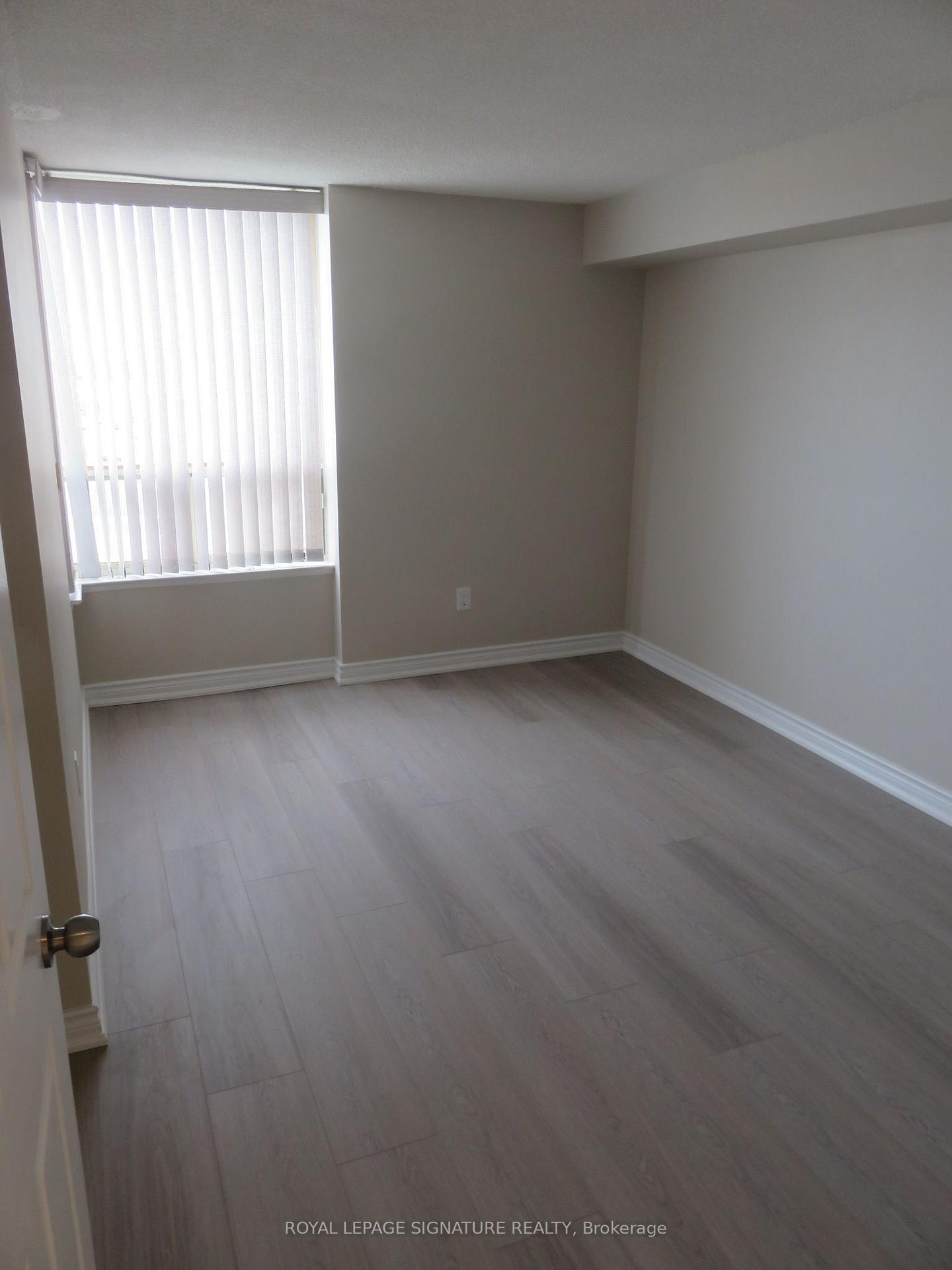 Photo 9 of Unit 408, 700 Constellation Drive, Mississauga, Hurontario — HOMEH