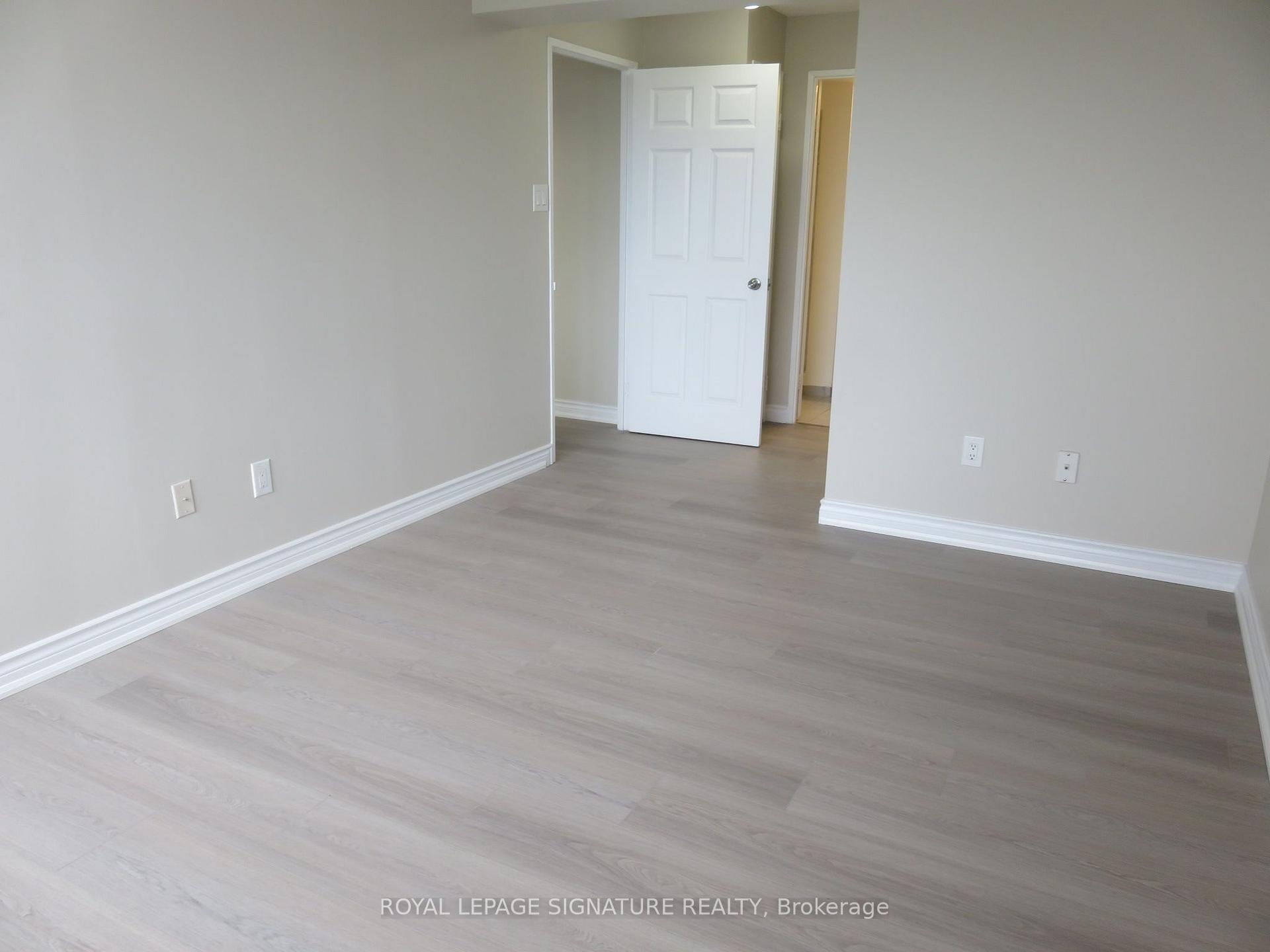 Photo 11 of Unit 408, 700 Constellation Drive, Mississauga, Hurontario — HOMEH