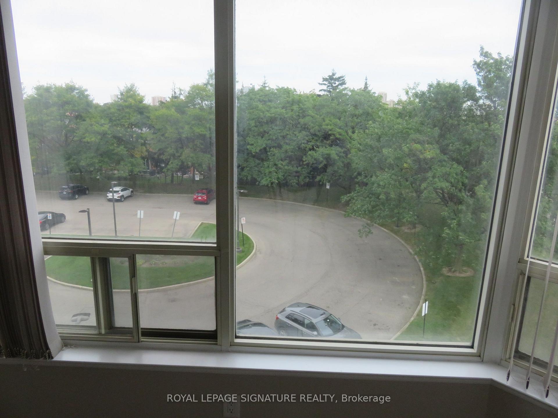 Photo 13 of Unit 408, 700 Constellation Drive, Mississauga, Hurontario — HOMEH