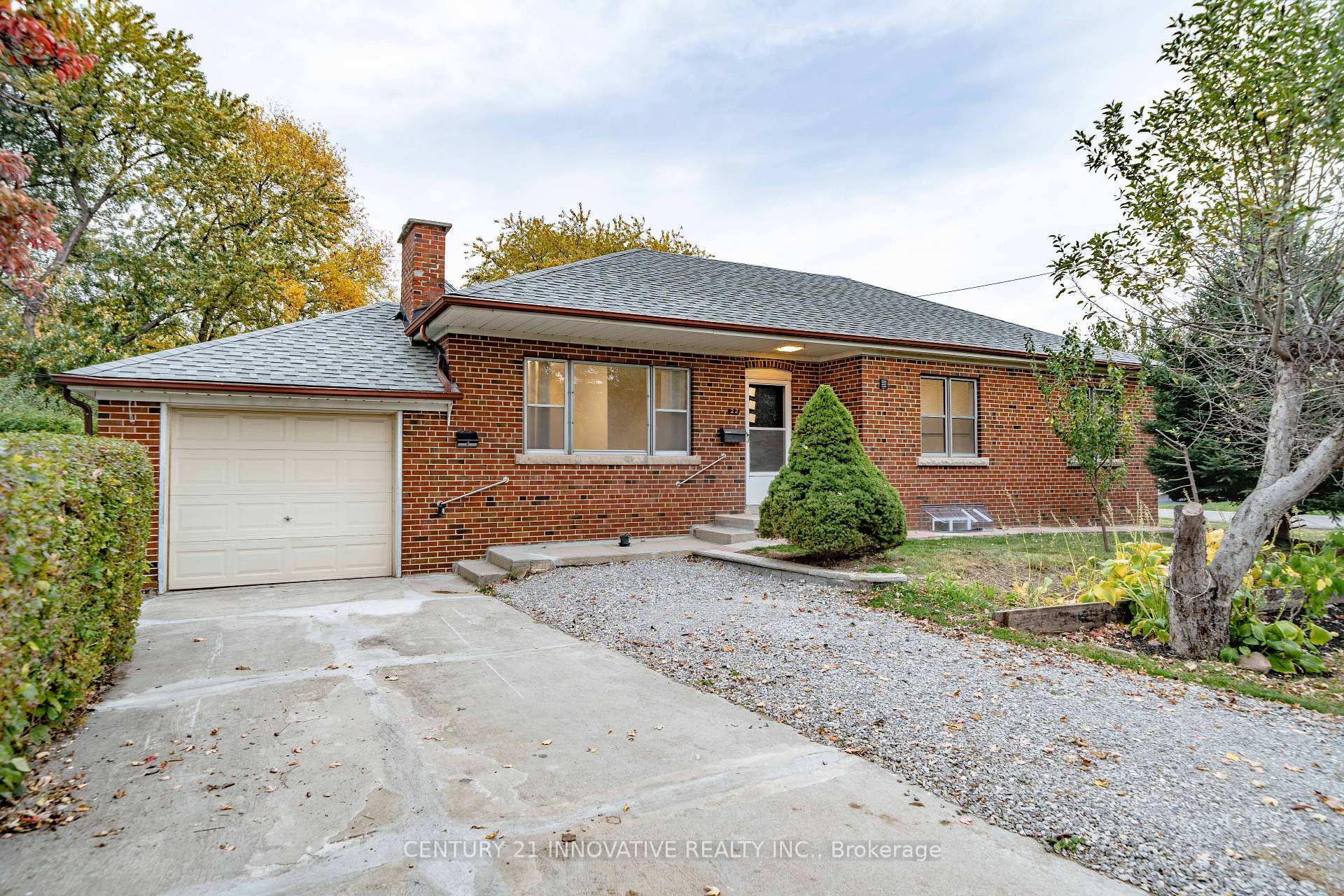 Photo 1 of Unit Upper, 22 Carysfort Road, Etobicoke, Islington-City Centre West — HOMEH
