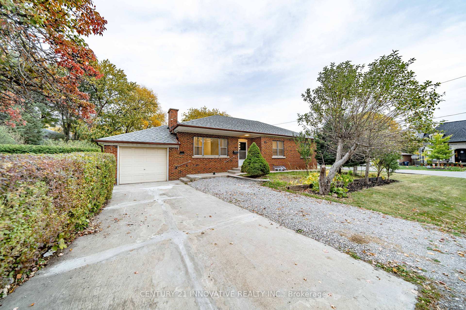 Photo 3 of Unit Upper, 22 Carysfort Road, Etobicoke, Islington-City Centre West — HOMEH
