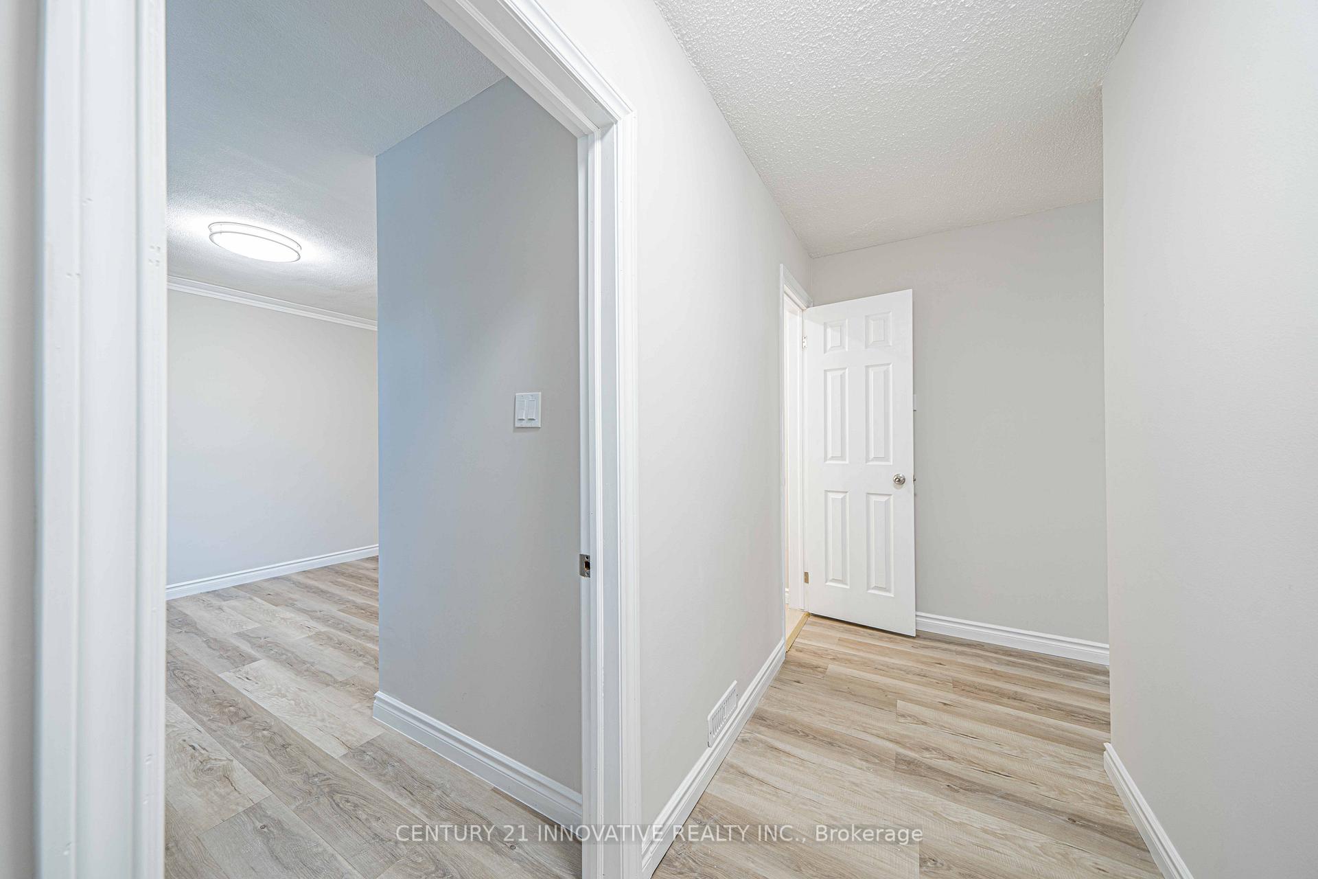 Photo 4 of Unit Upper, 22 Carysfort Road, Etobicoke, Islington-City Centre West — HOMEH