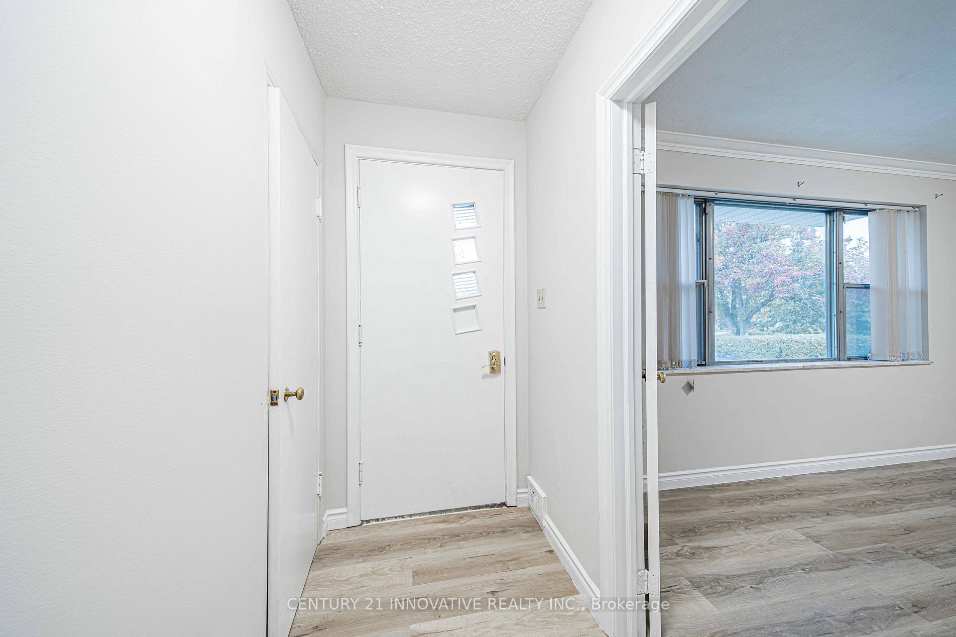 Photo 5 of Unit Upper, 22 Carysfort Road, Etobicoke, Islington-City Centre West — HOMEH