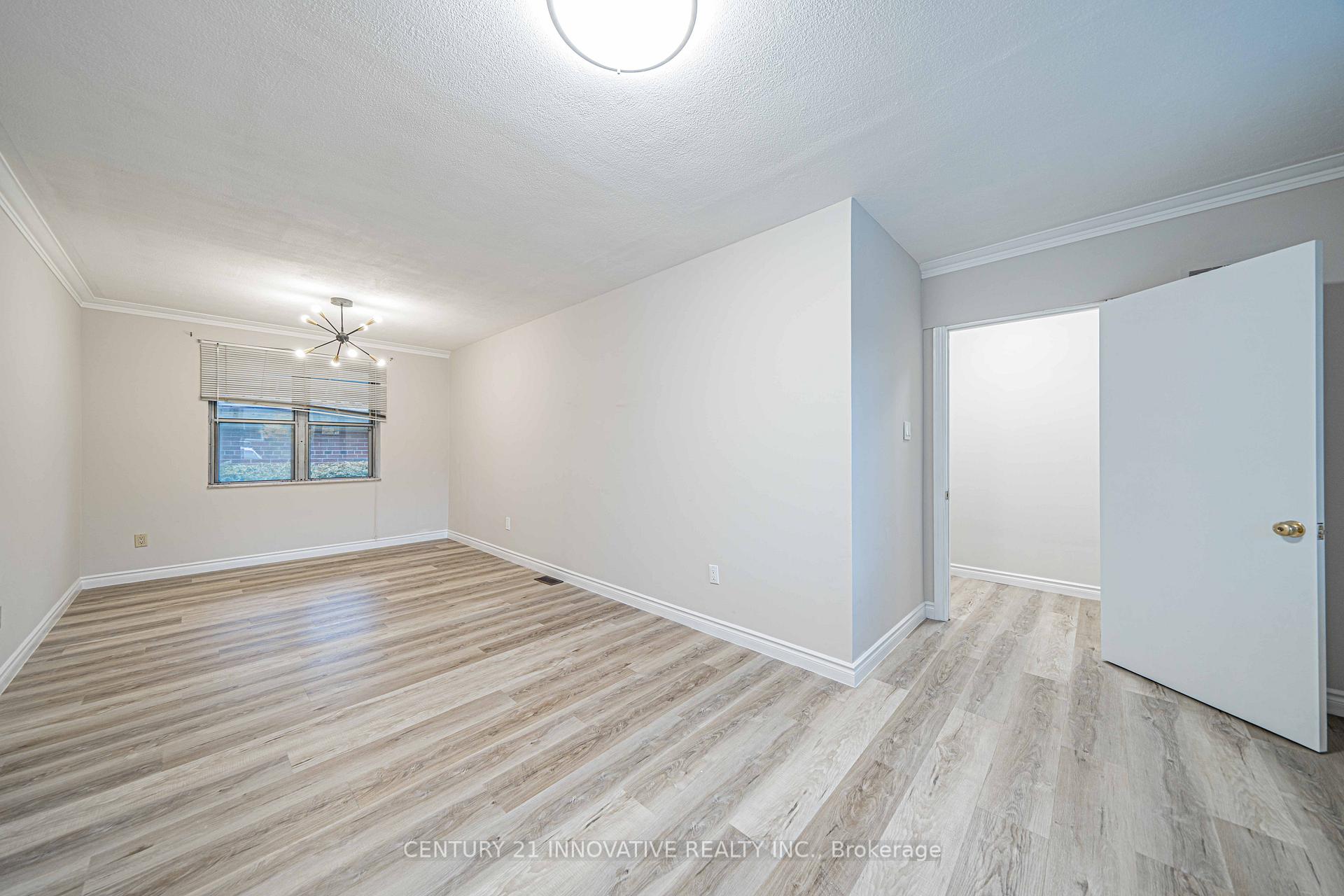 Photo 8 of Unit Upper, 22 Carysfort Road, Etobicoke, Islington-City Centre West — HOMEH