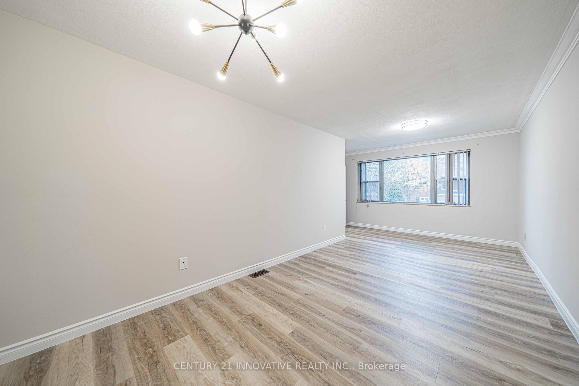 Photo 9 of Unit Upper, 22 Carysfort Road, Etobicoke, Islington-City Centre West — HOMEH