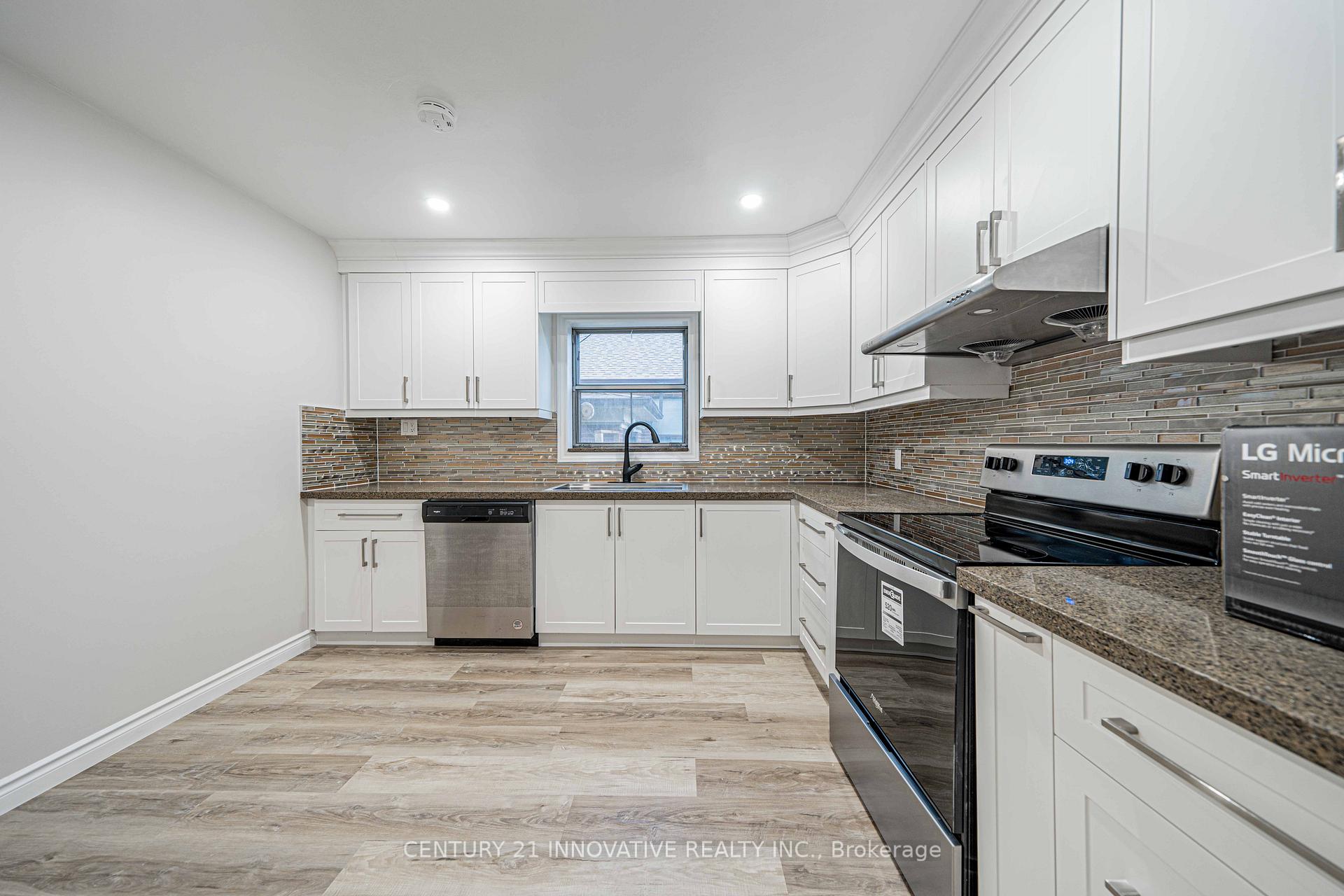 Photo 12 of Unit Upper, 22 Carysfort Road, Etobicoke, Islington-City Centre West — HOMEH