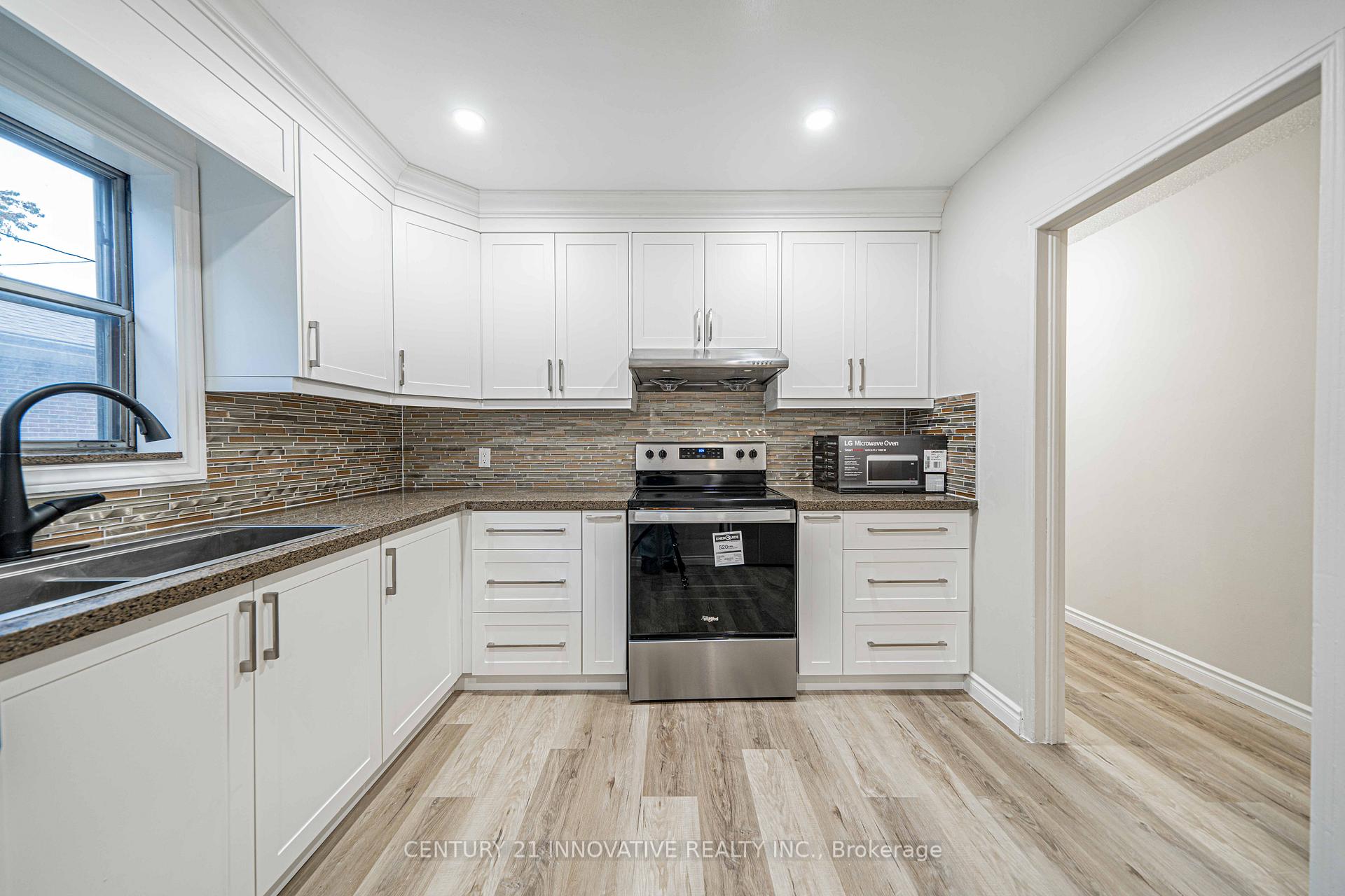 Photo 15 of Unit Upper, 22 Carysfort Road, Etobicoke, Islington-City Centre West — HOMEH