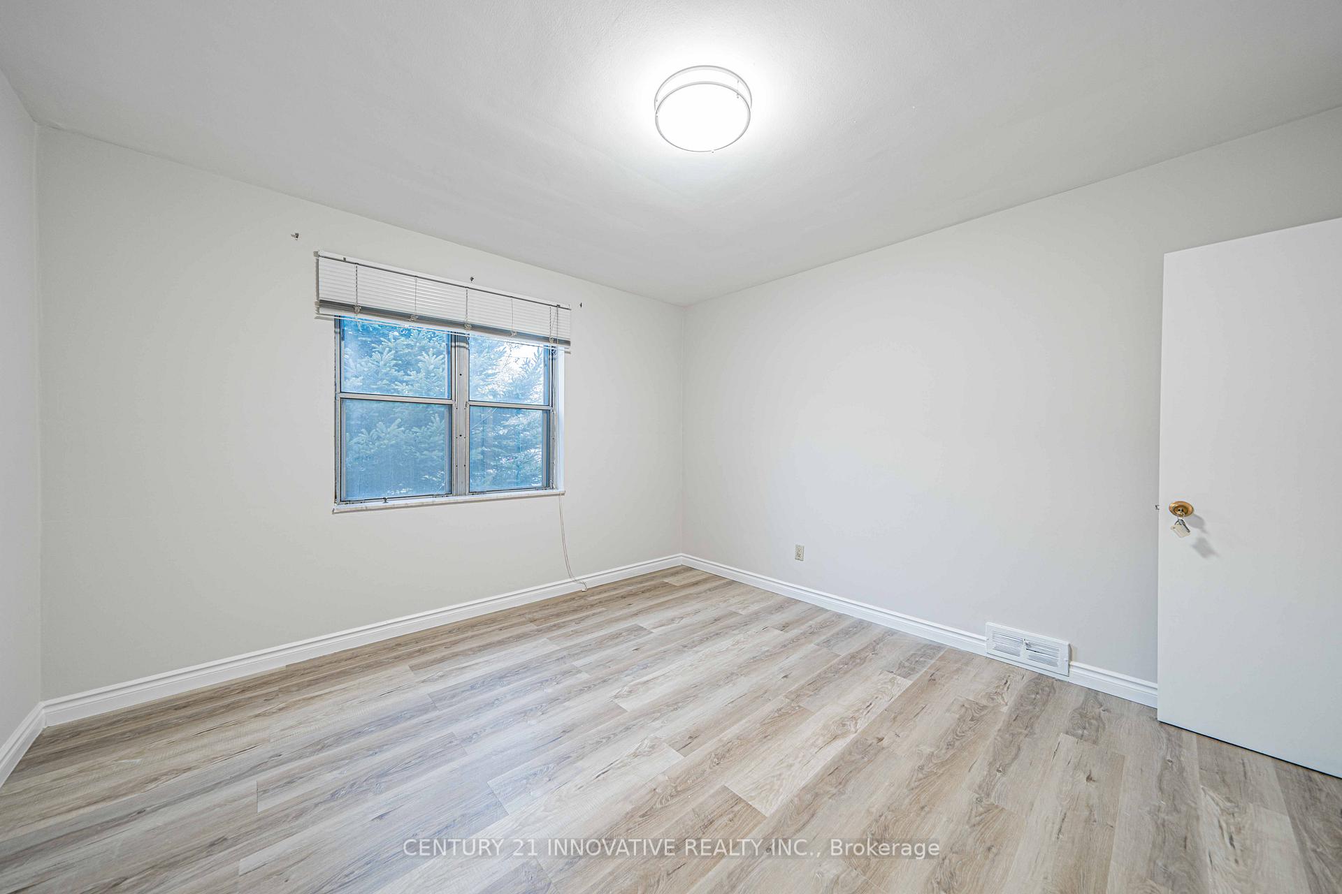 Photo 18 of Unit Upper, 22 Carysfort Road, Etobicoke, Islington-City Centre West — HOMEH