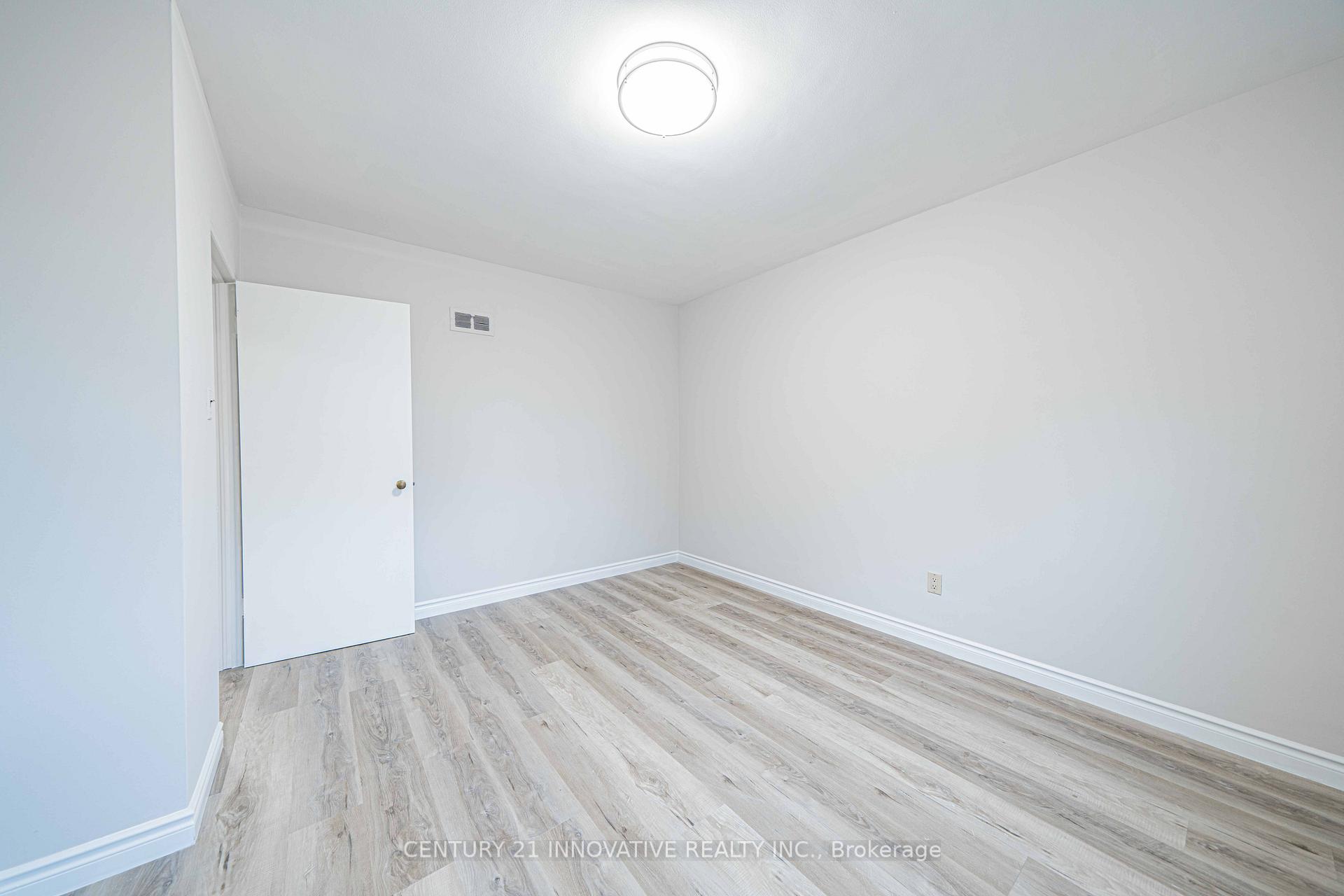 Photo 29 of Unit Upper, 22 Carysfort Road, Etobicoke, Islington-City Centre West — HOMEH