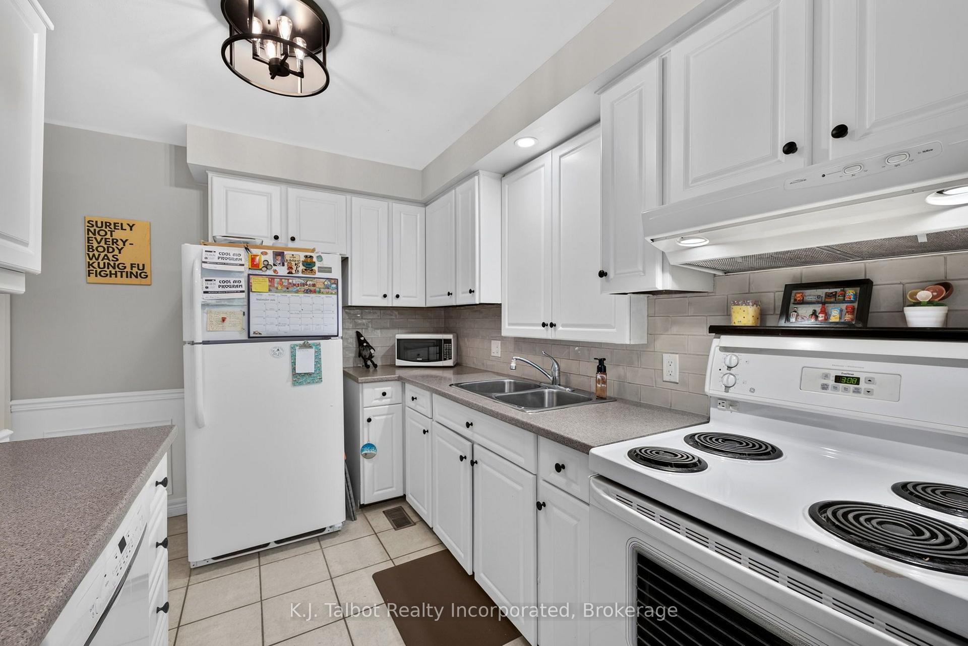 Photo 8 of 313 Cambridge Street, Goderich, Goderich (Town) — HOMEH