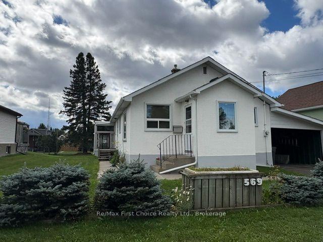 Photo 2 of 569 Dawson Street, Thunder Bay, College Heights — HOMEH