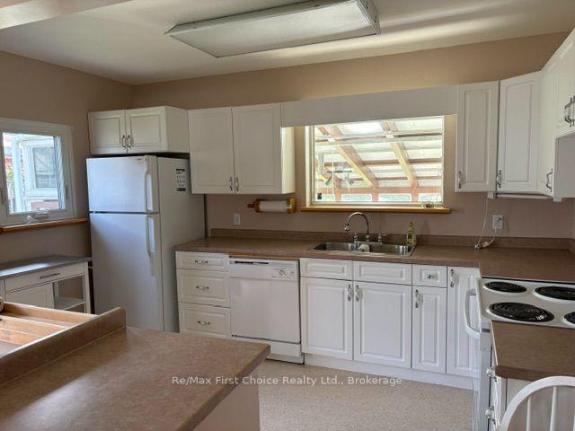 Photo 16 of 569 Dawson Street, Thunder Bay, College Heights — HOMEH