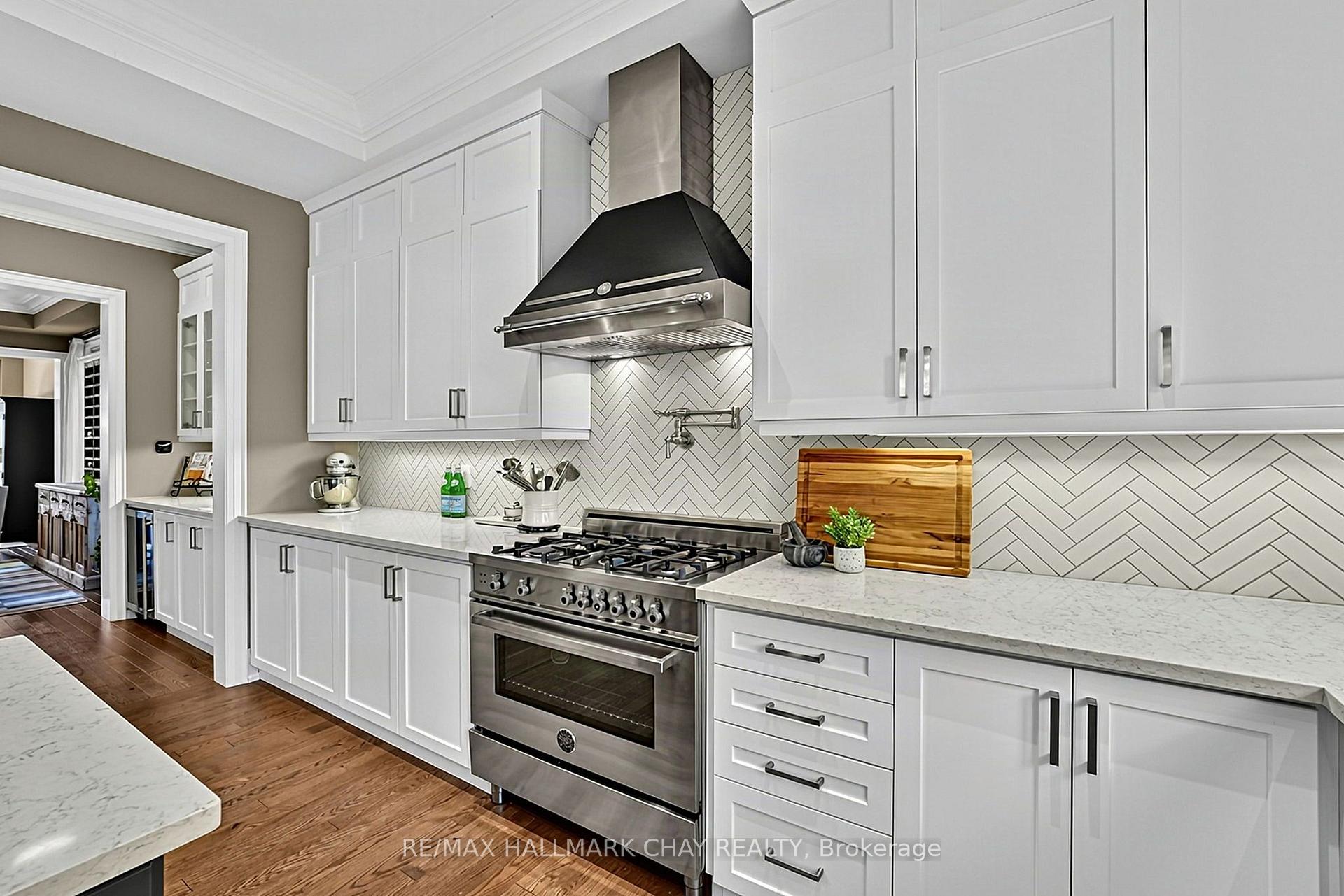 Photo 8 of 52 Copeland Crescent, Innisfil, Cookstown — HOMEH