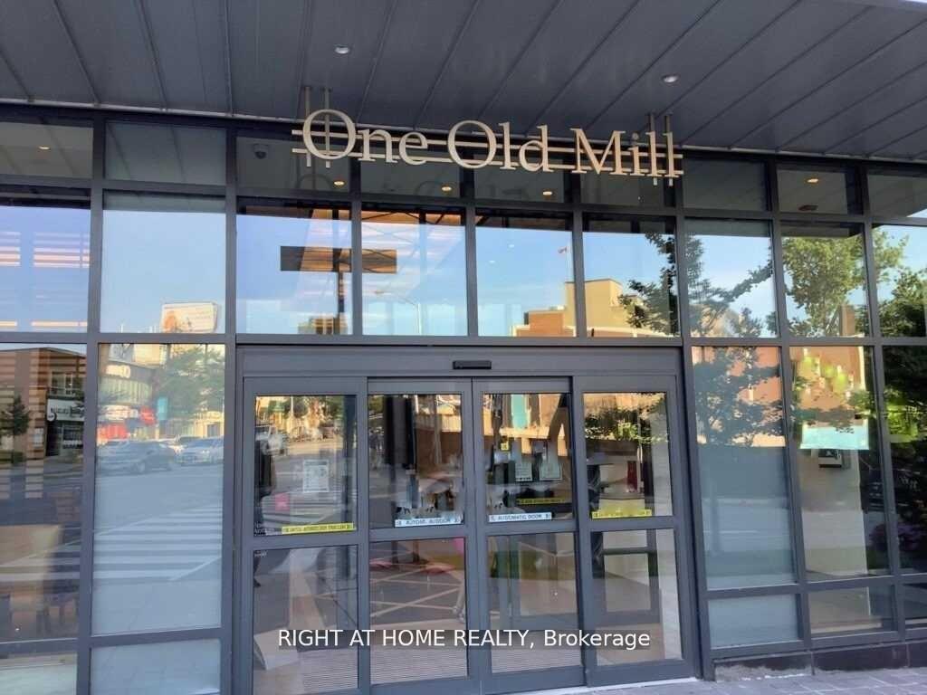 Photo 4 of Unit 430, 1 Old Mill Drive, Toronto, High Park-Swansea — HOMEH