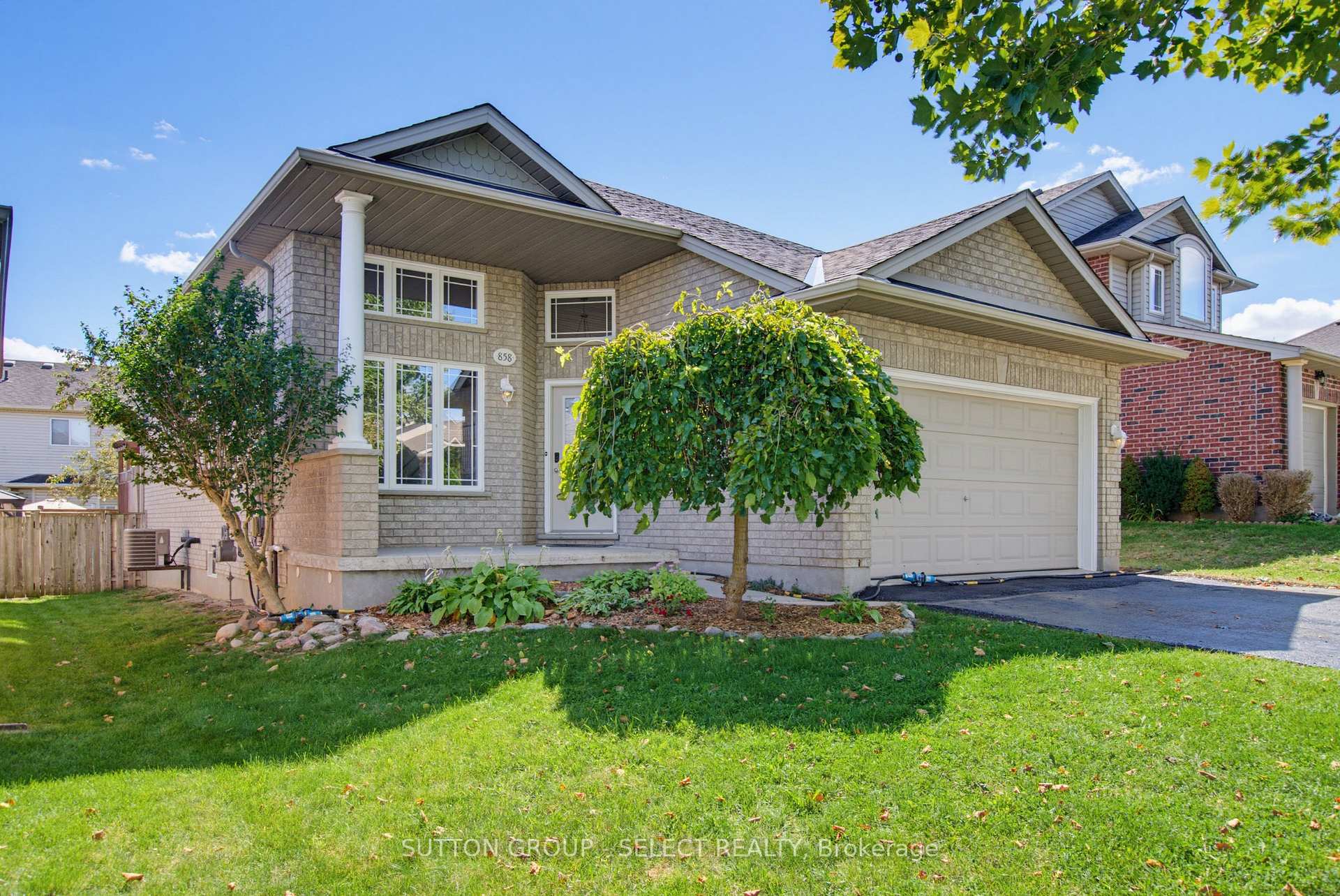 Photo 1 of 858 Cresthaven Crescent, London, South L — HOMEH