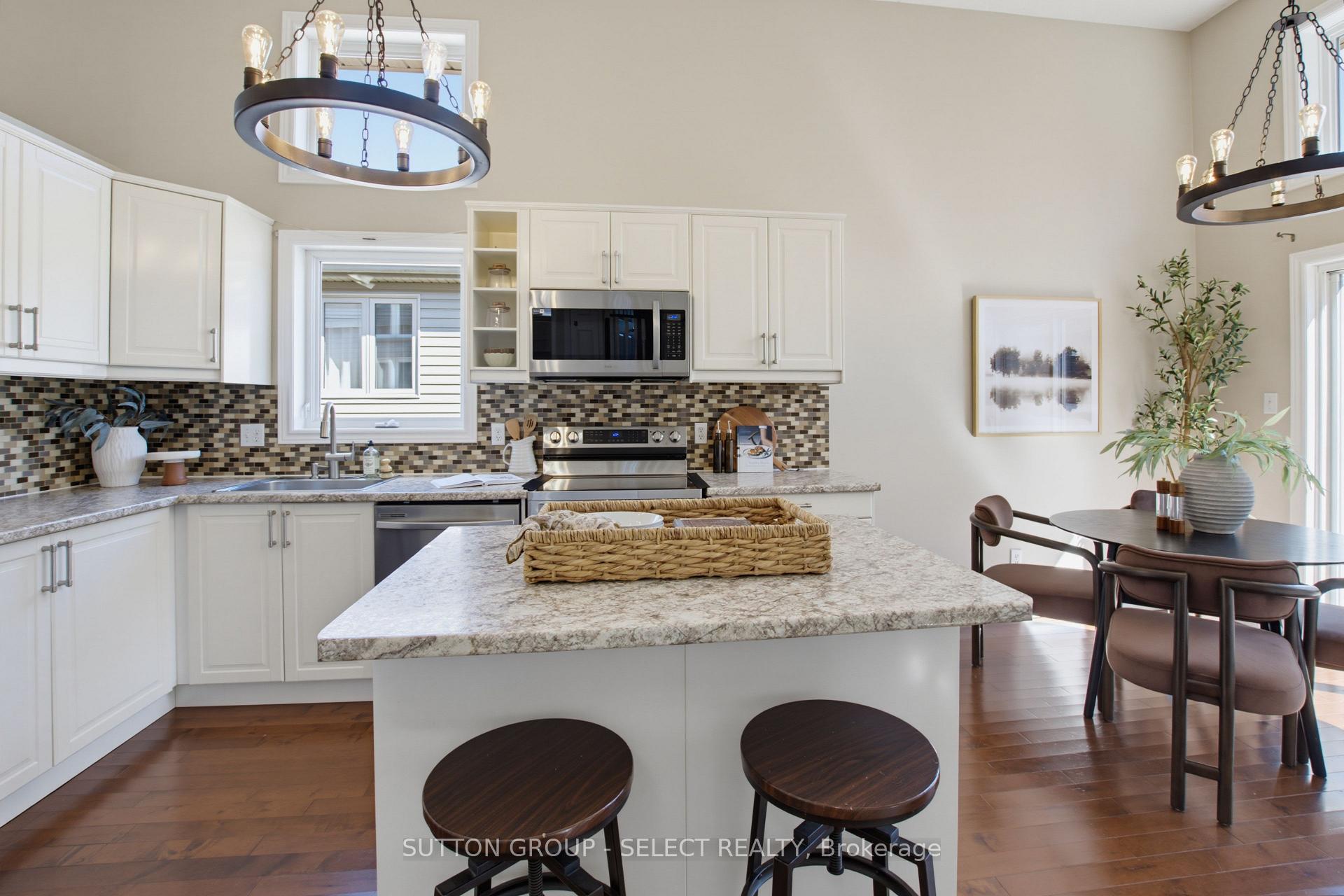 Photo 13 of 858 Cresthaven Crescent, London, South L — HOMEH