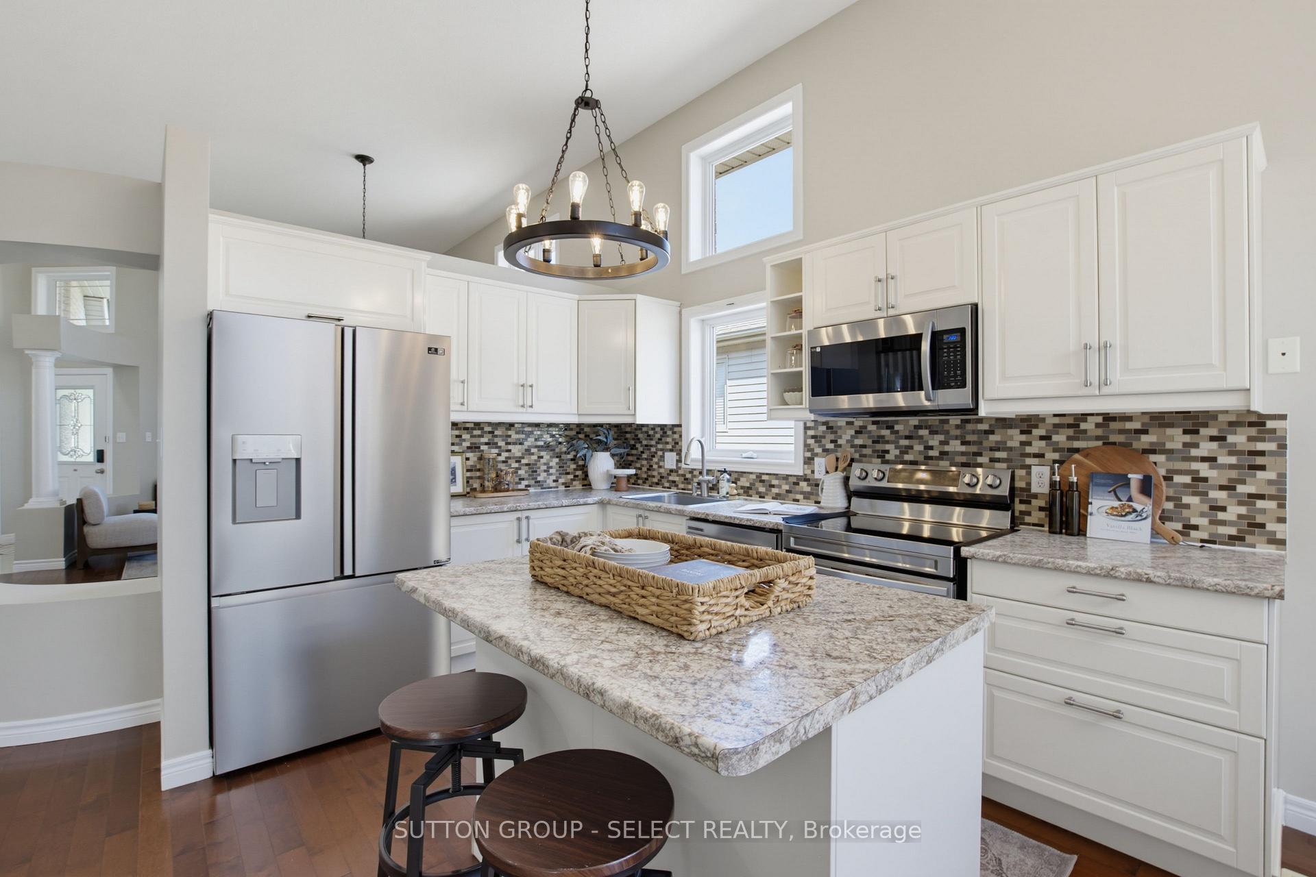 Photo 17 of 858 Cresthaven Crescent, London, South L — HOMEH