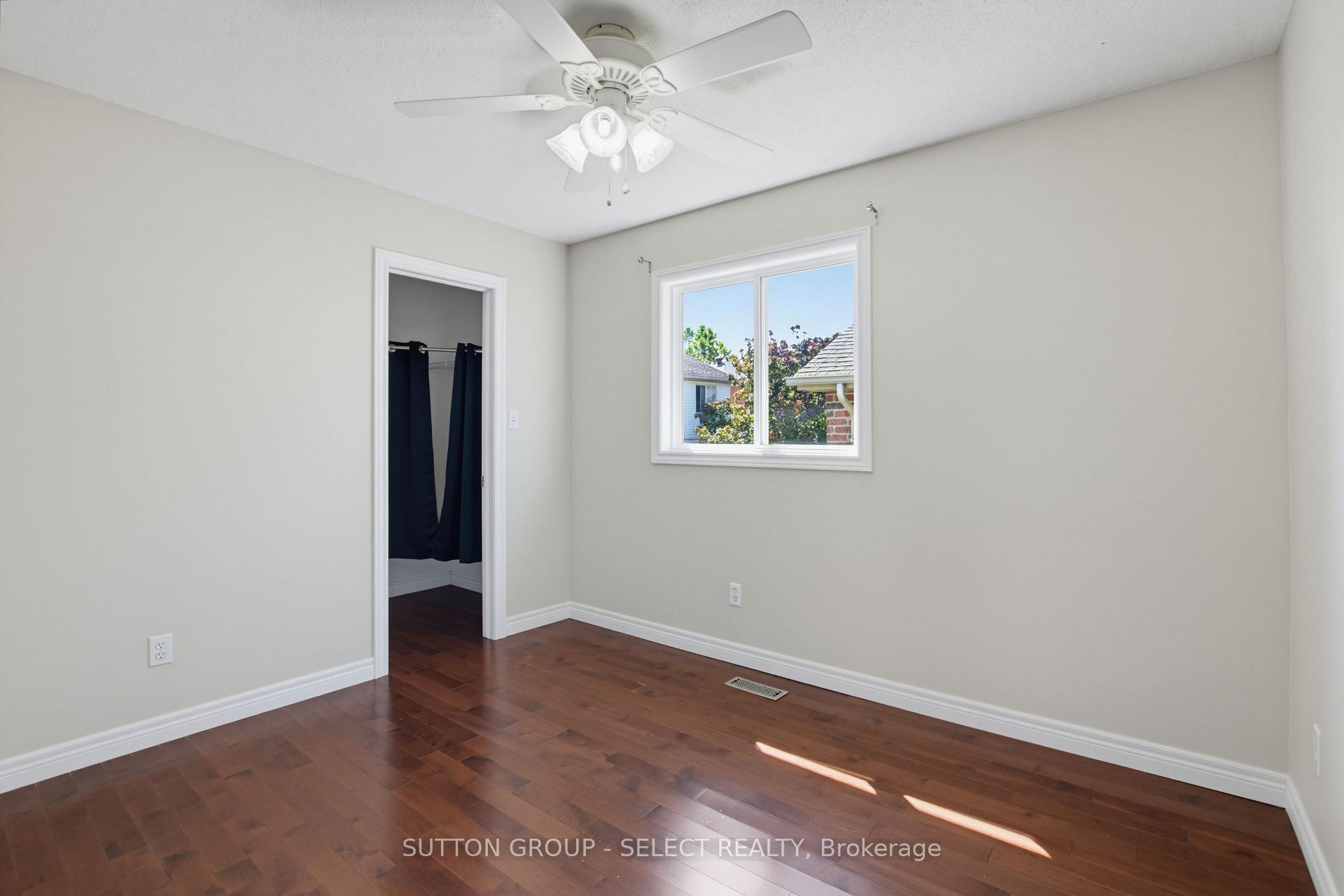 Photo 25 of 858 Cresthaven Crescent, London, South L — HOMEH