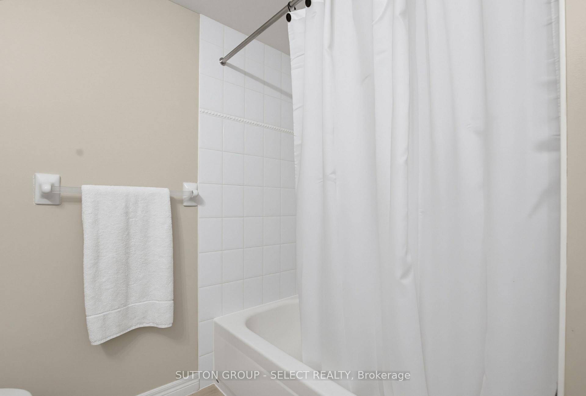 Photo 35 of 858 Cresthaven Crescent, London, South L — HOMEH
